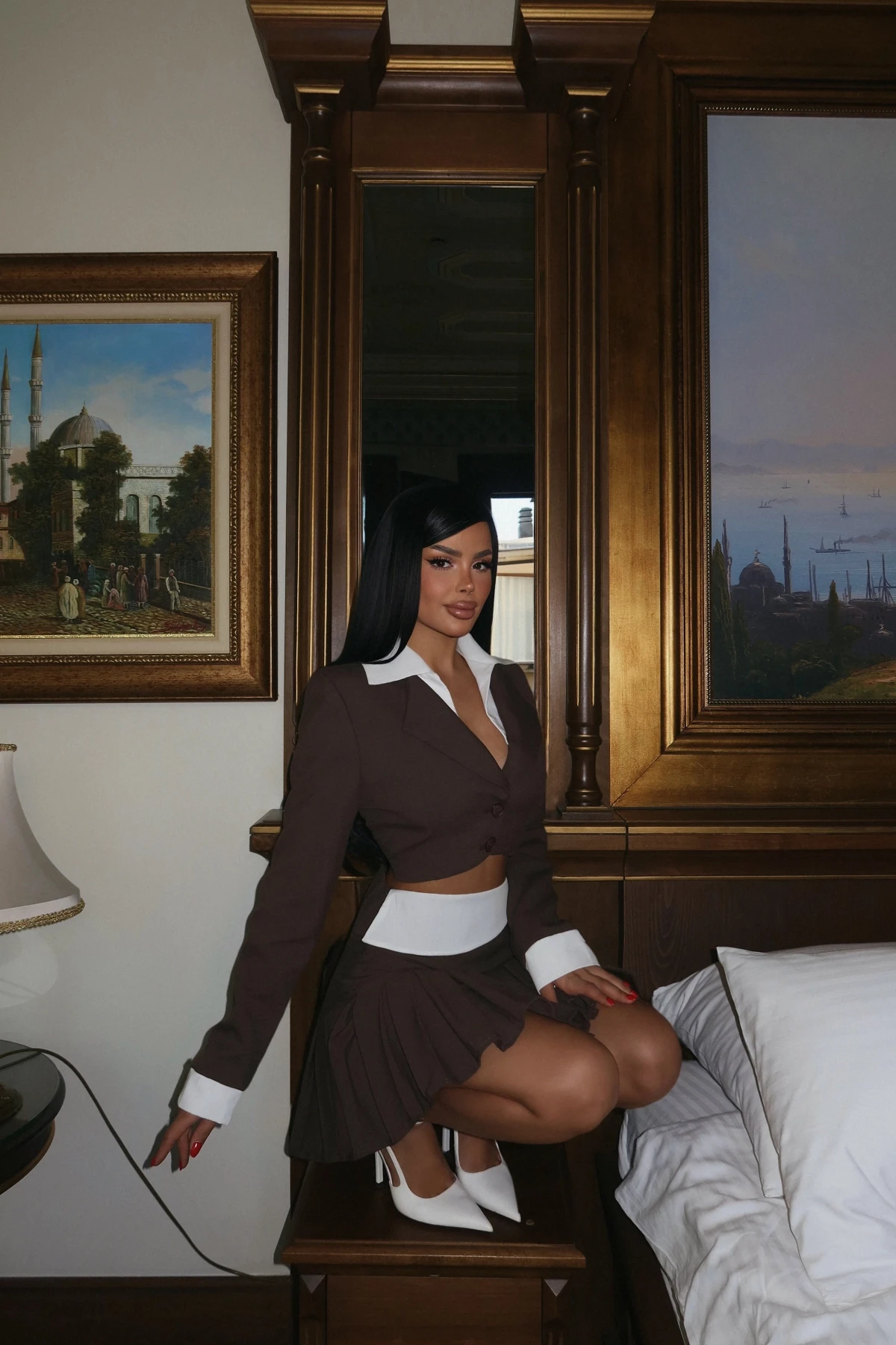 Picture of Brown Portela Bottom and Top Set