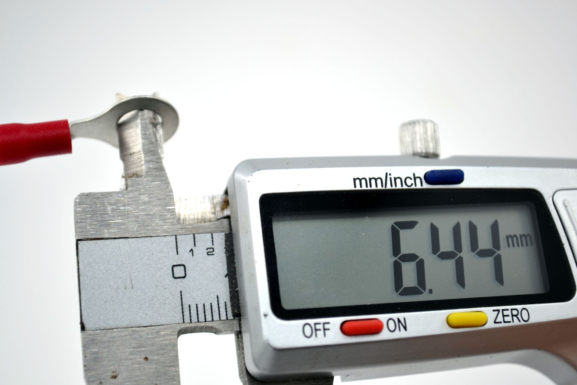 Picture of 200 Adet 0,50-1,50 Bakır Kablo Pabucu Kırmızı M6 Delikli Sıkmalı Sulye MT-SKS6K