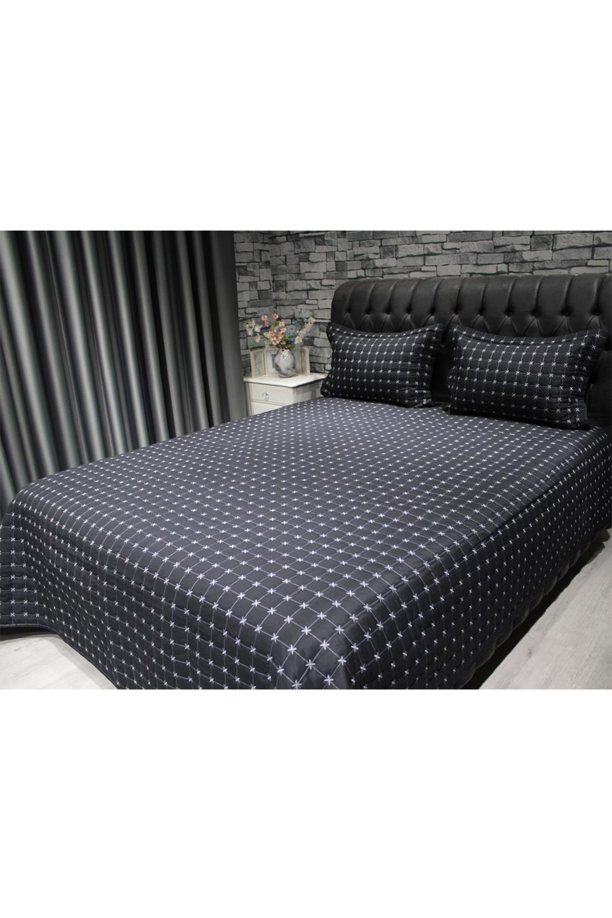 Picture of Meltem Çift Kişilik Kapitoneli Yatak Örtüsü Siyah