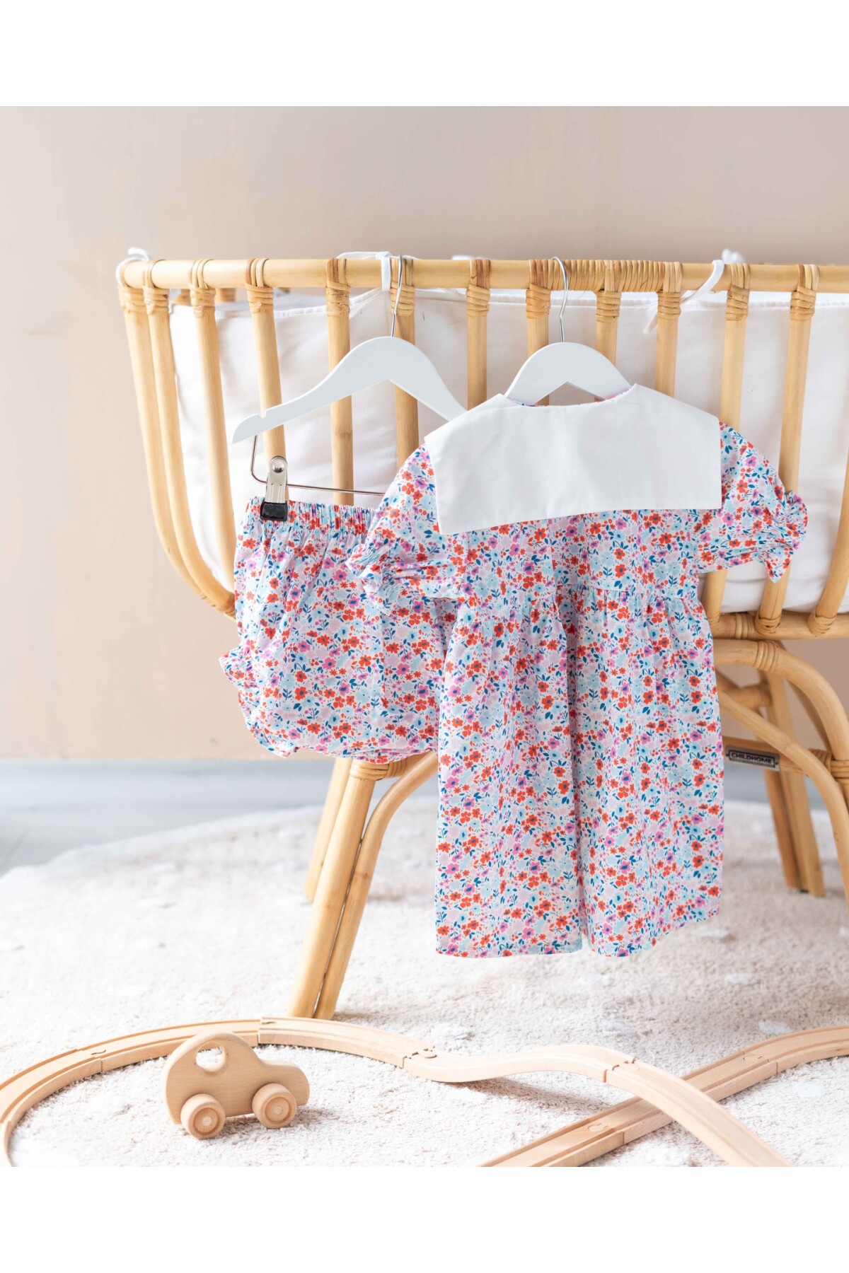 Picture of Kız Bebek Elbisesi - Minik Çiçekler / Kırmızı