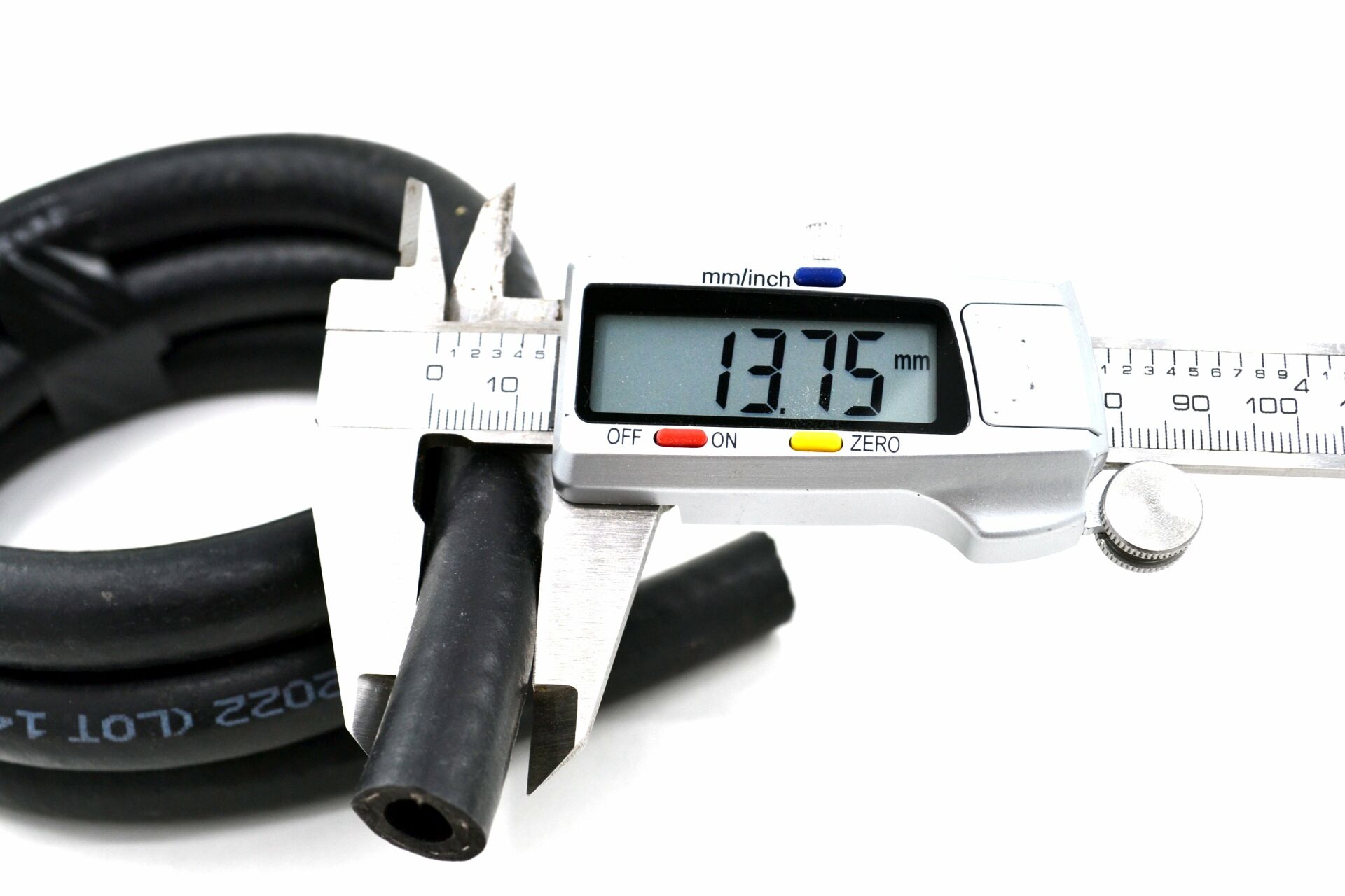 Picture of 7,5mm Takviyeli Akaryakıt Dizel Benzin Hortumu Siyah