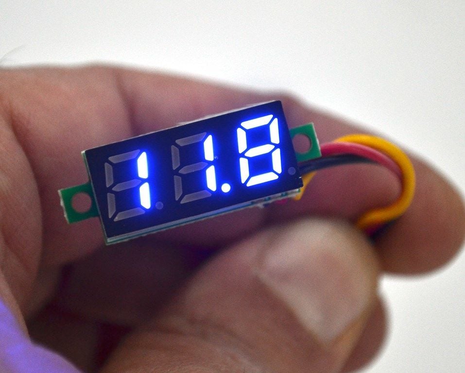 Picture of Dijital DC Voltmetre 0-100V Mavi Rakam Çerçevesiz Dikdörgen Küçük MT-GP11