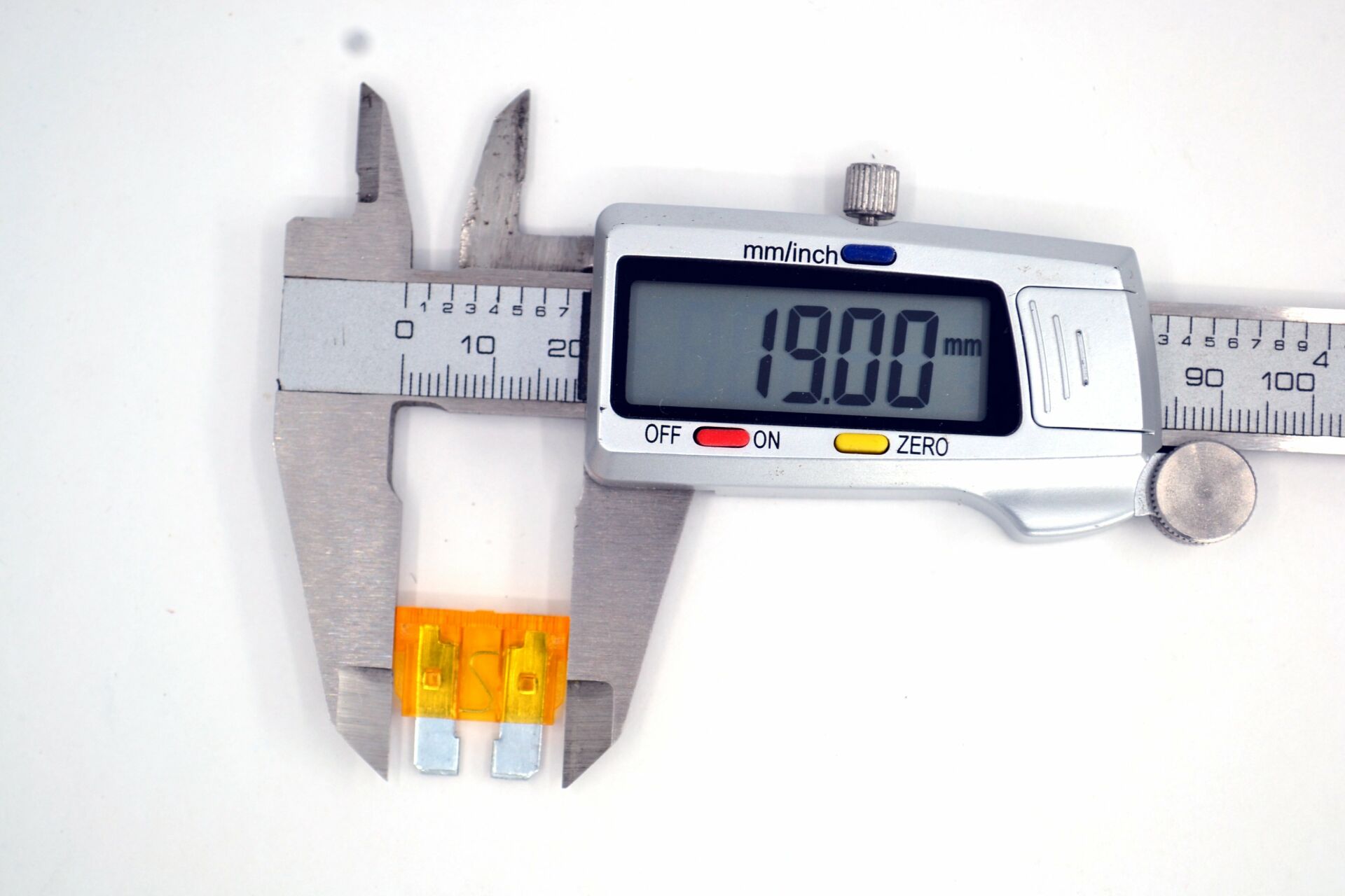 Picture of 100 Adet 5A Turuncu Standart Oto Bıçak Sigorta 12V - 32V DC