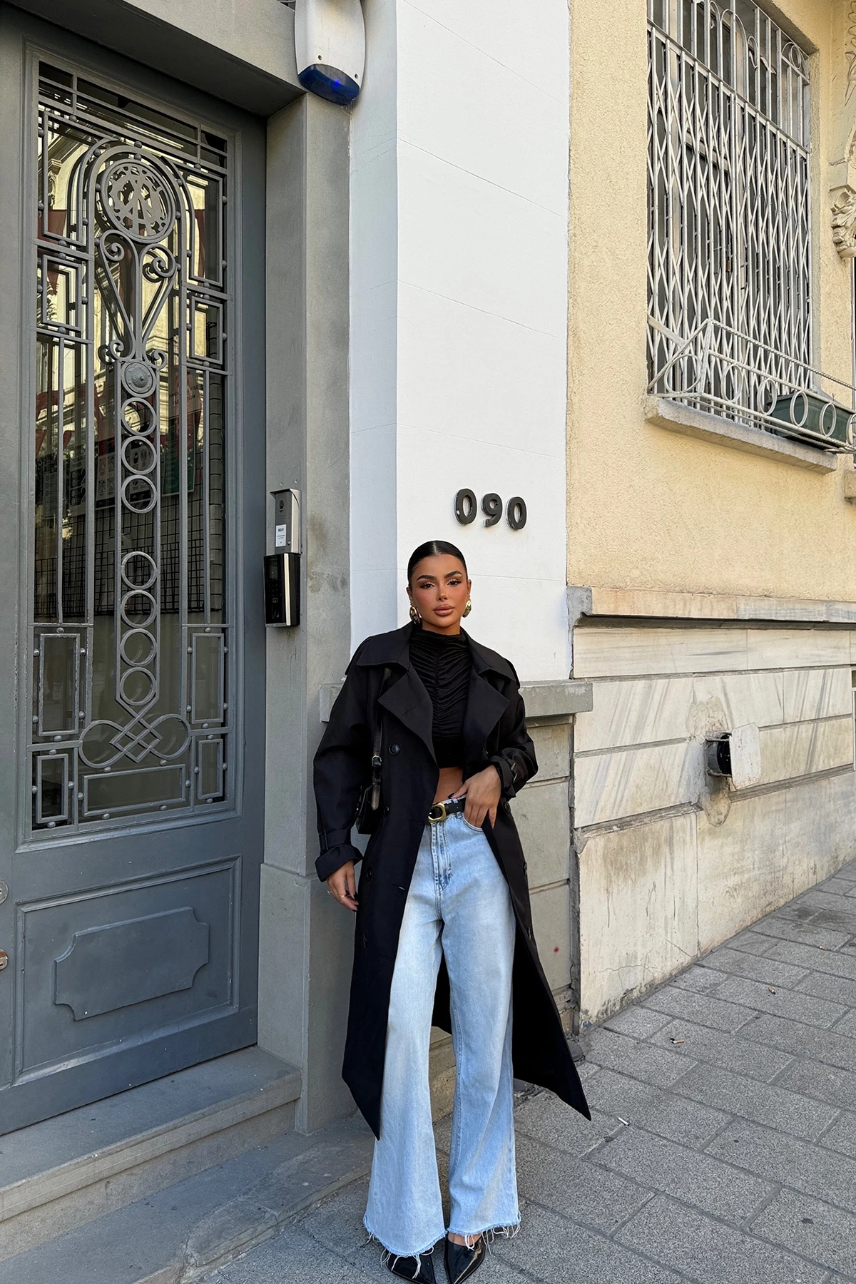 Picture of Off-White Trench Coat with Belted Sleeves