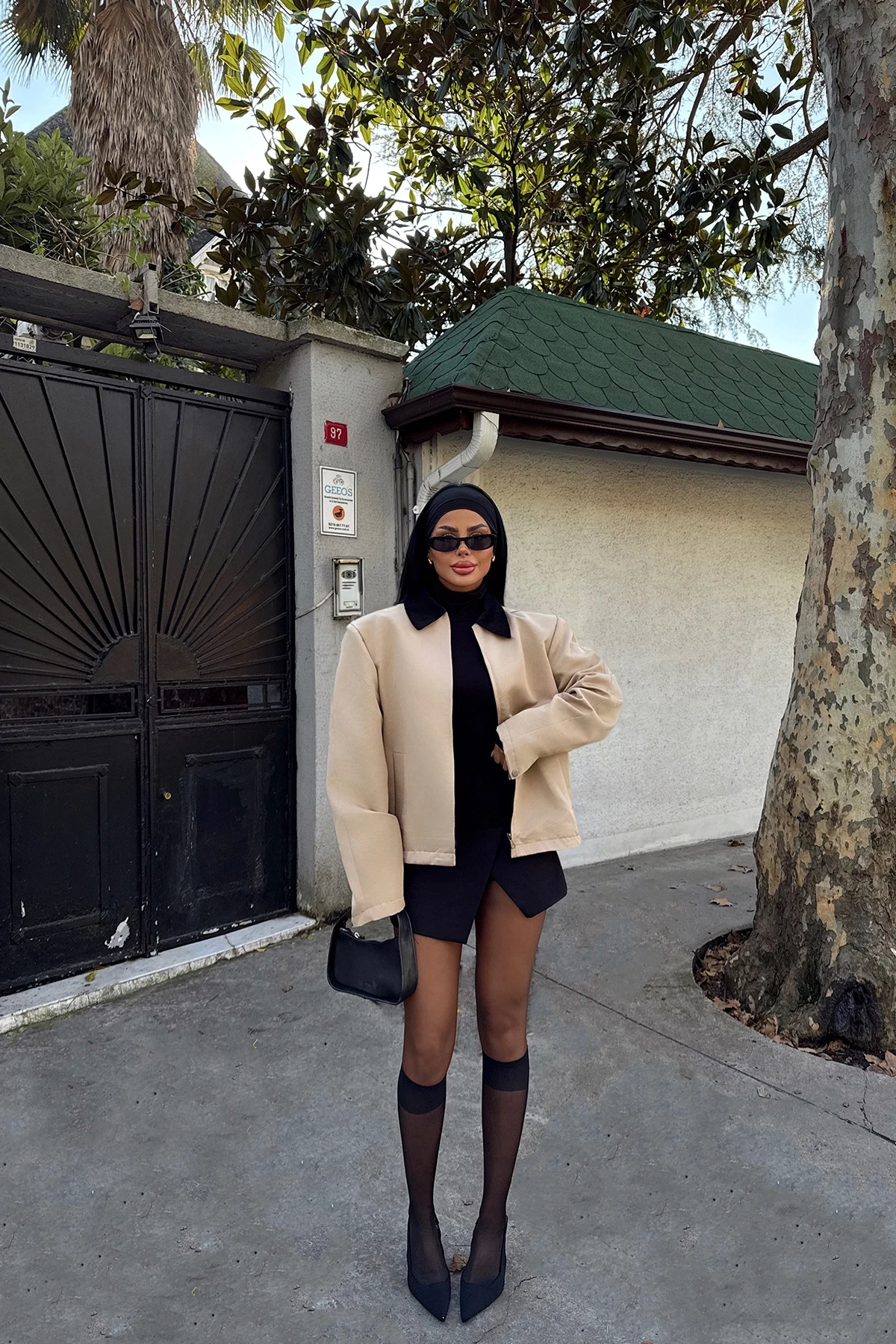 Picture of Cream Pocket Detailed Zippered Jacket