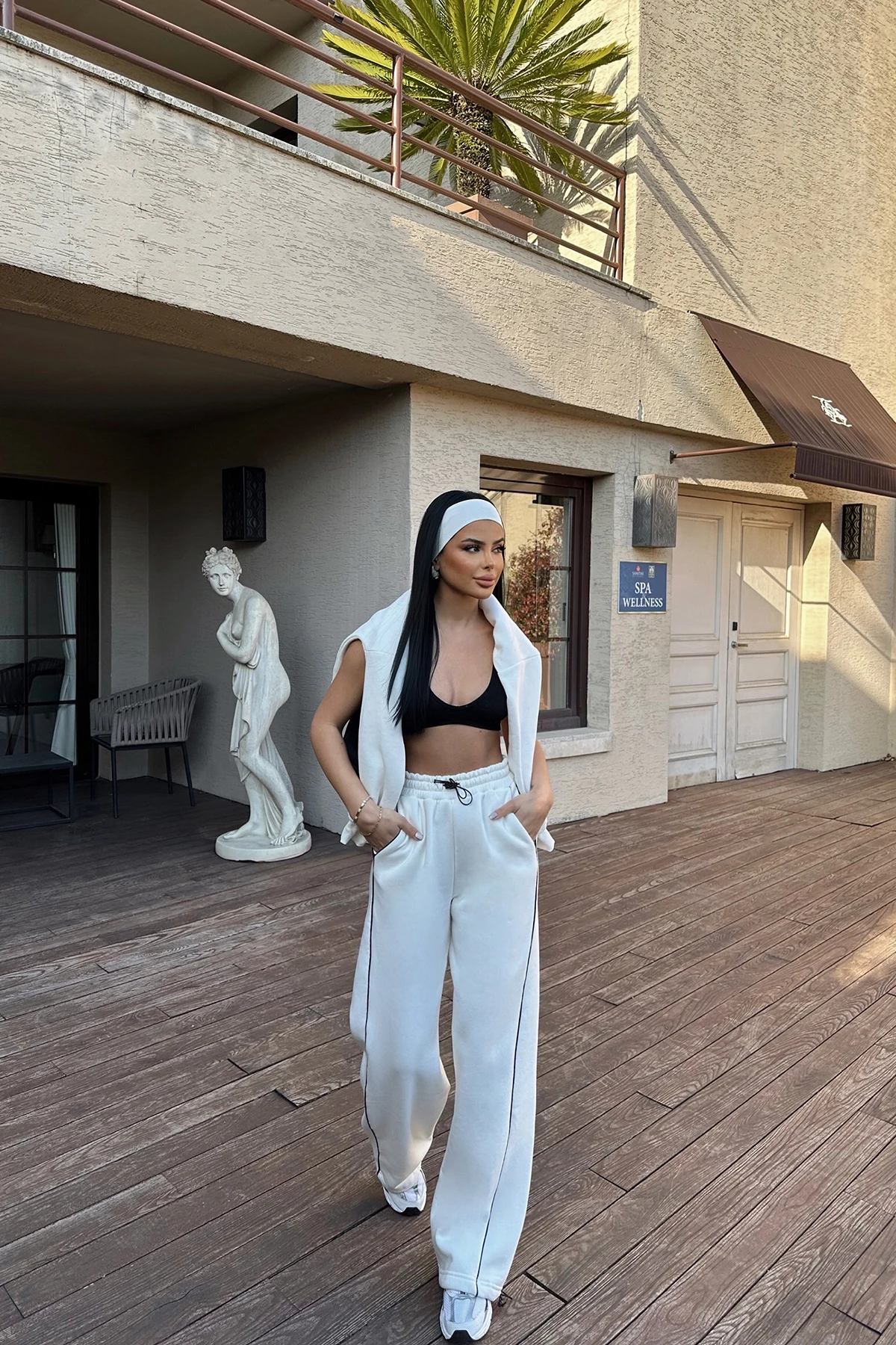 Picture of White Basic Sweatpants