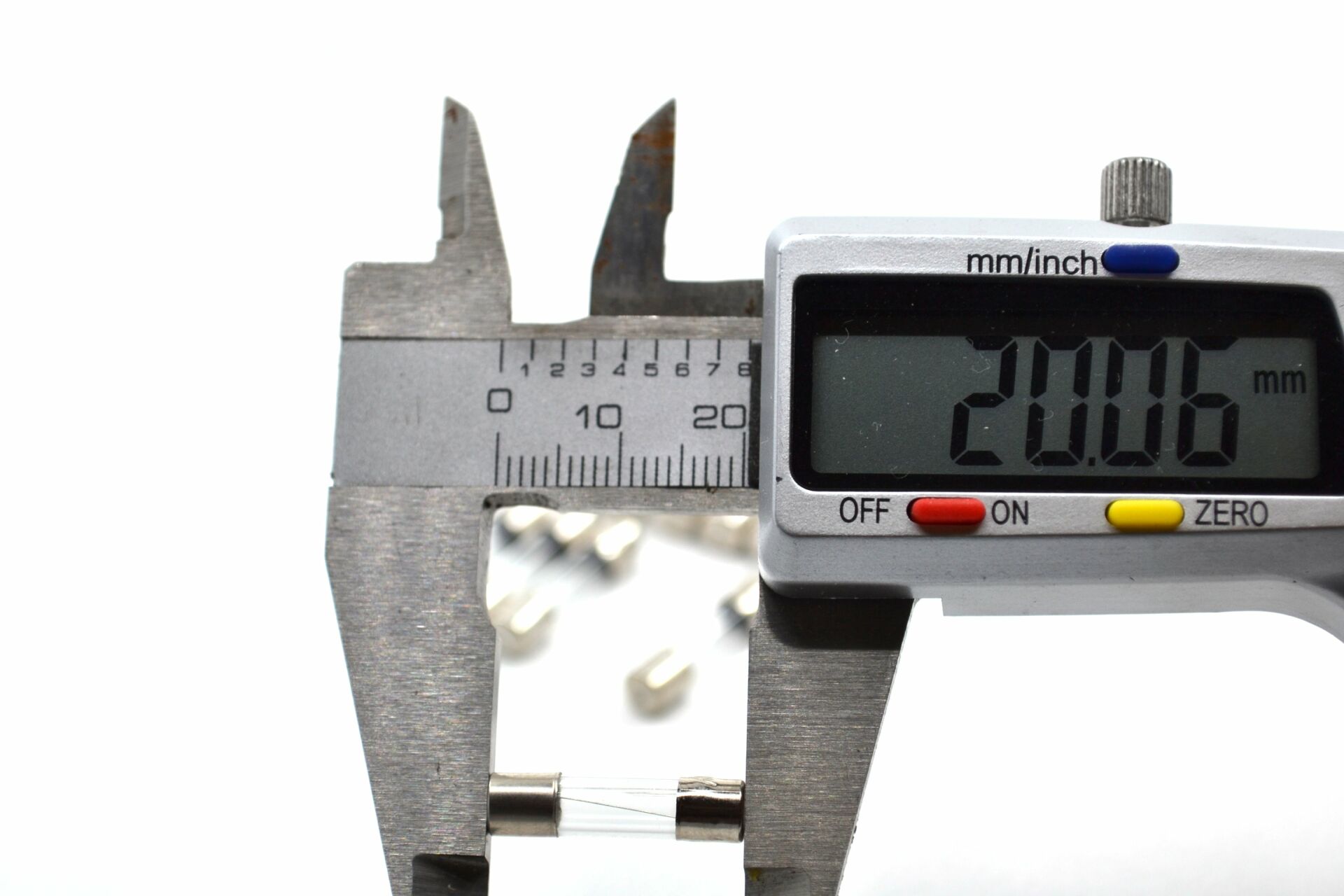 Picture of 100 Adet 3 Amper 20mm Küçük Cam Sigorta 3A