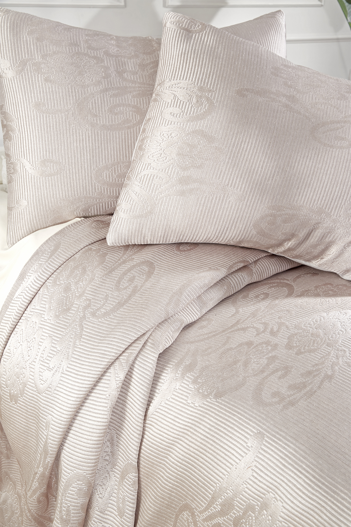 Picture of Çeyiz Diyarı Lale Çift Kişilik Yatak Örtüsü Gri