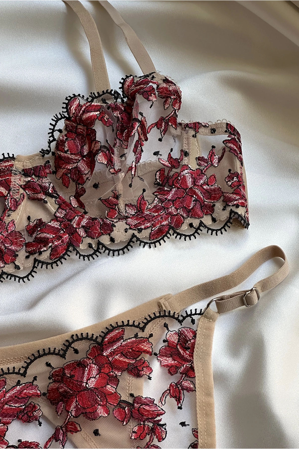 Picture of Cream Floral Detailed Underwear