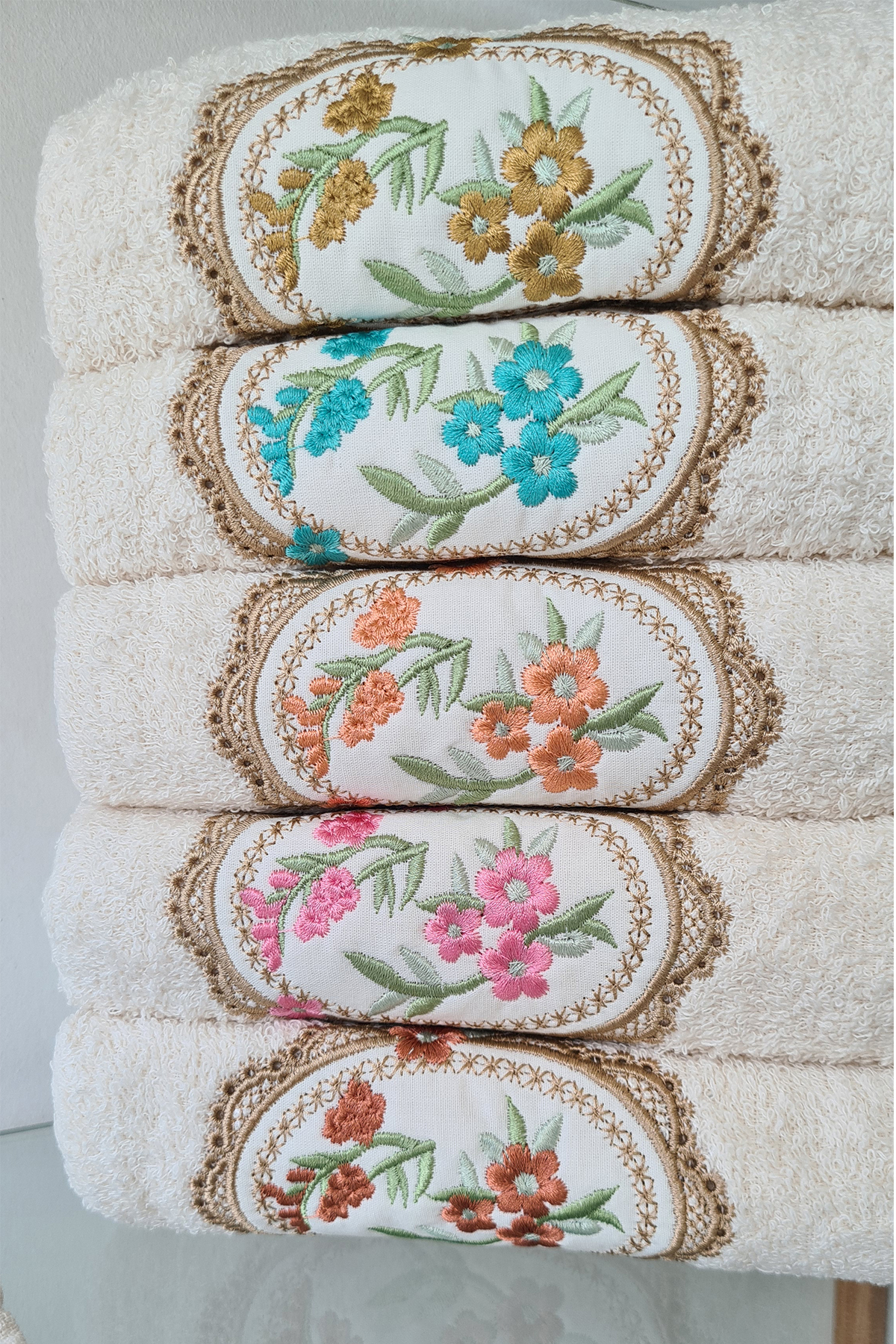 Picture of Gülistan Nakışlı 6 lı El Yüz Havlu Takımı