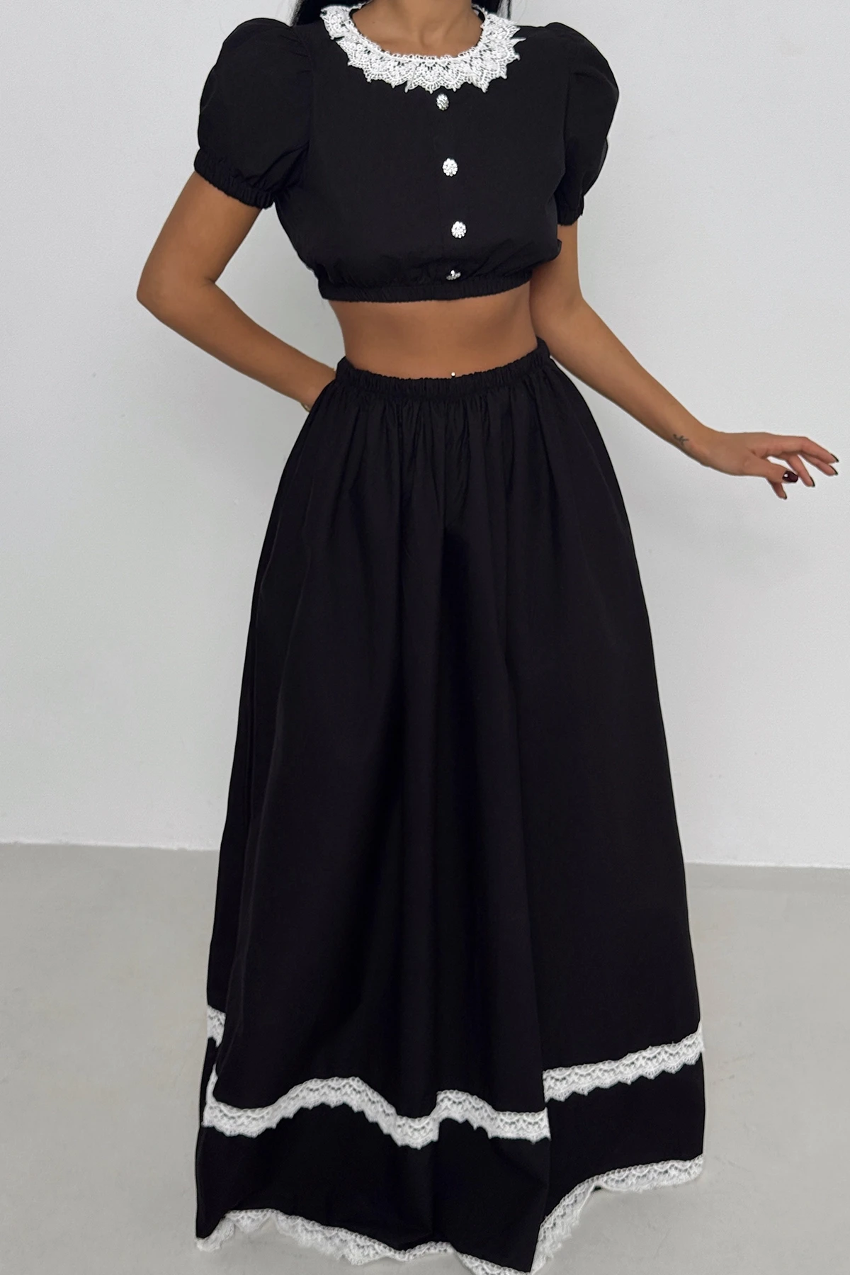 Picture of Black Skirt Suit