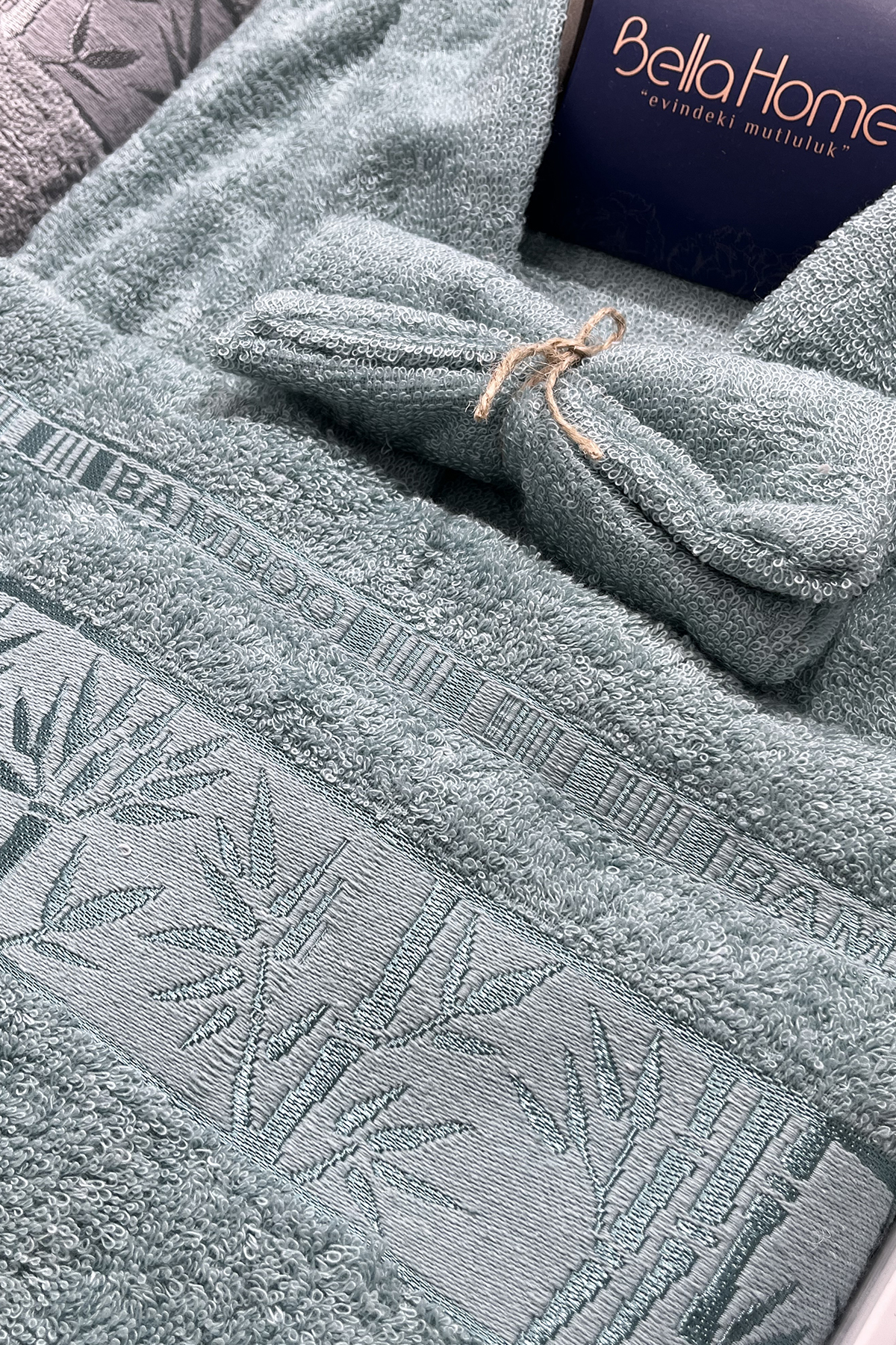 Picture of Elmas Bambu 10 Parça Aile Bornoz Takımı Gri Mint