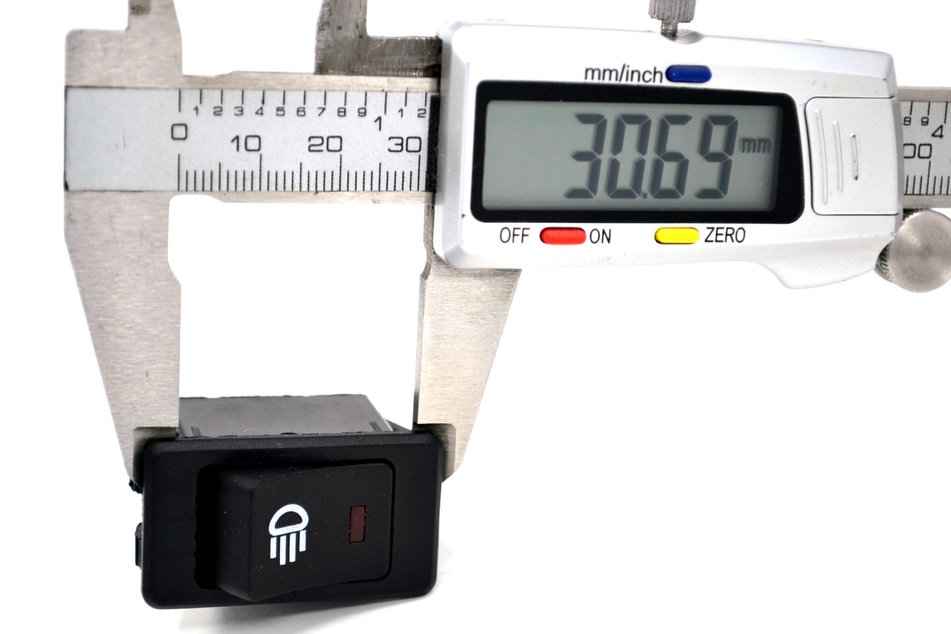 Picture of 1-0 Far Lamba Anahtarı Kırmızı Ledli 12V 35A 4 Pin Dikdörtgen MT-ANK30