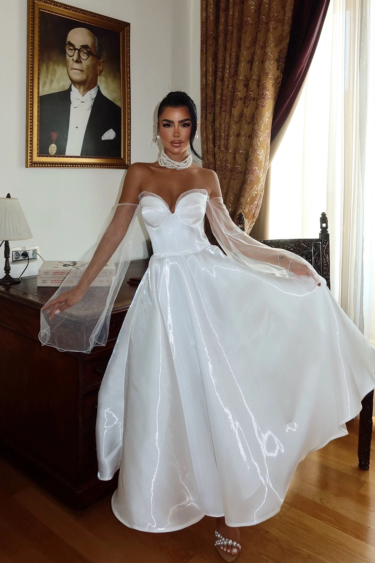 Picture of White Strapless Dress