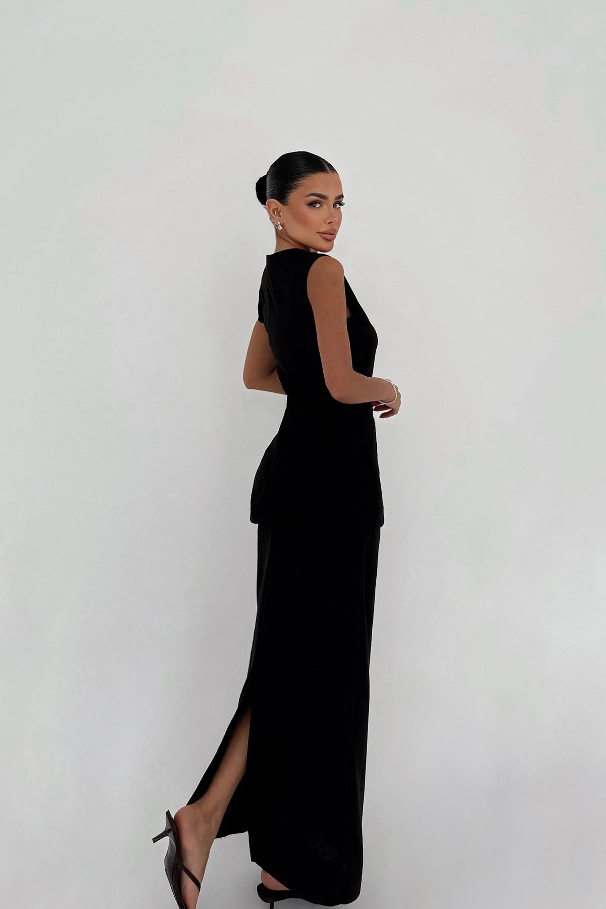 Picture of Black Skirt Suit