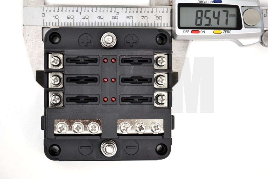 Picture of Şase Baralı Bıçak Sigorta Kutusu 6 Port İkaz Ledli Etiketli MT-SY06BARA