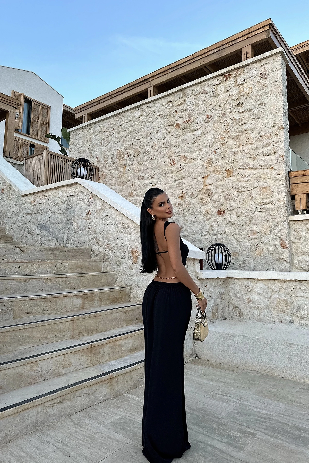 Picture of Black Antonella Dress With Low-cut Back And Accessories