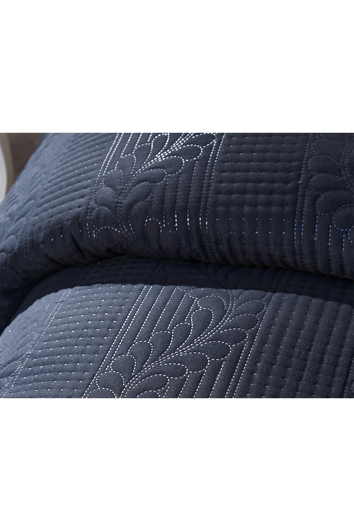 Picture of Ultrasonik Kapitoneli Sena Çift Kişilik Yatak Örtüsü Siyah