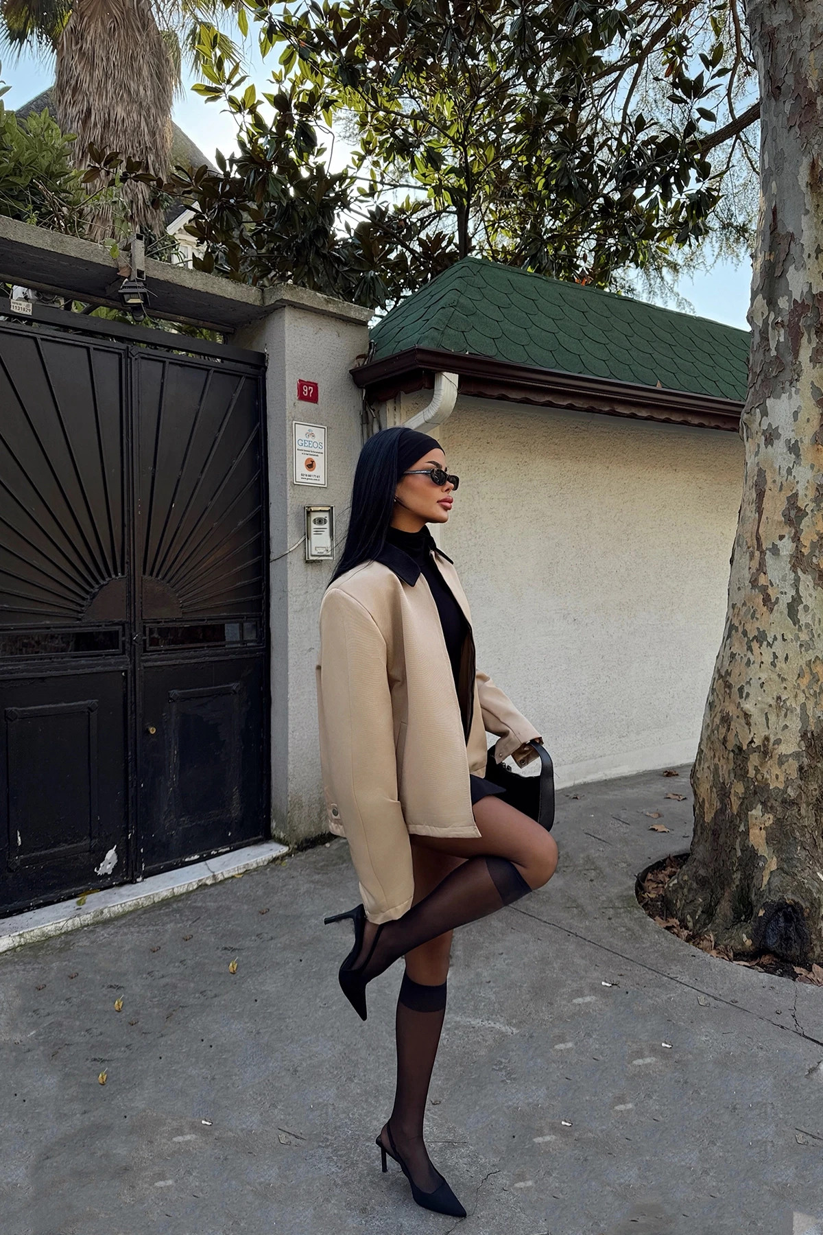 Picture of Cream Pocket Detailed Zippered Jacket