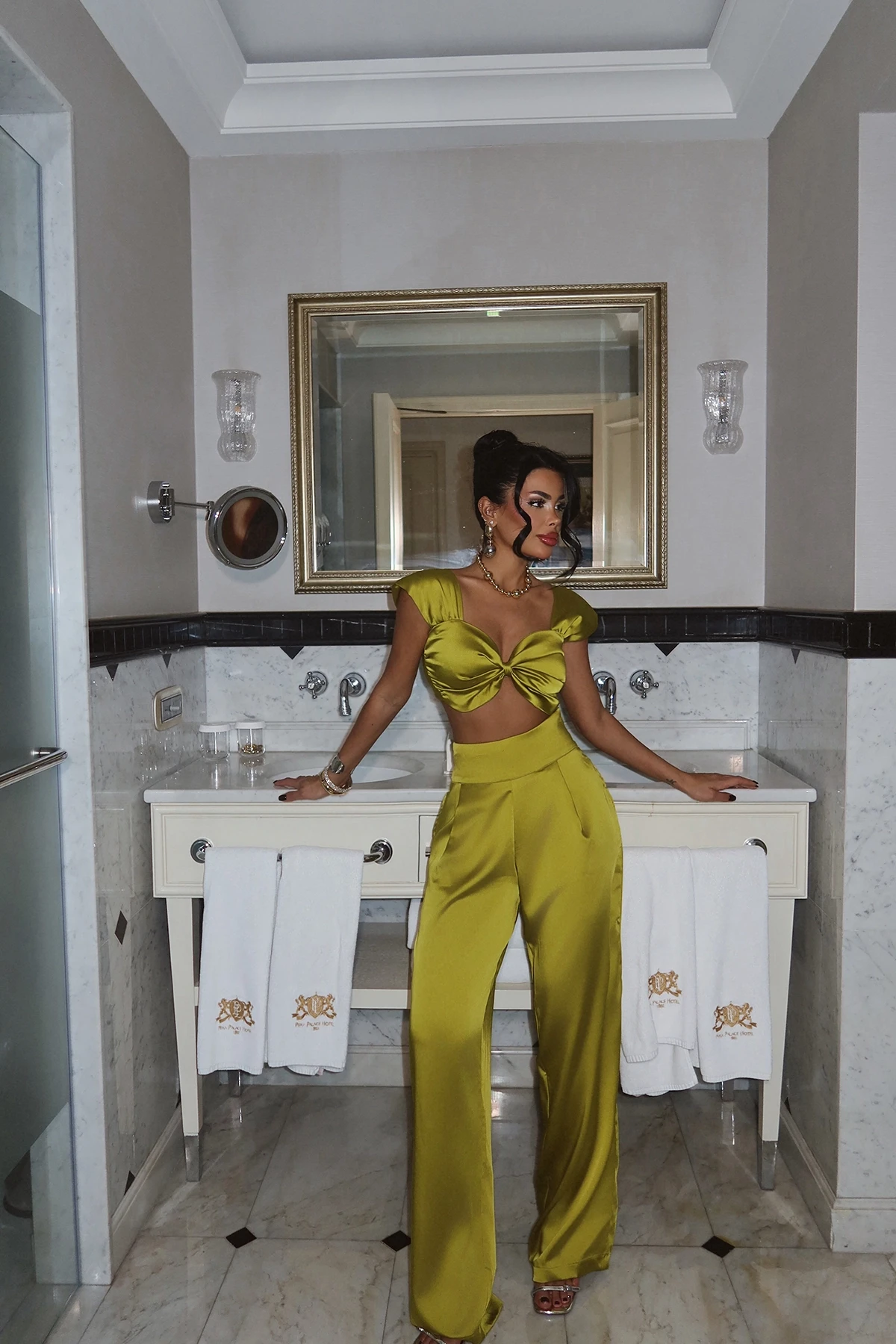 Picture of Oil Green Trousers Suit