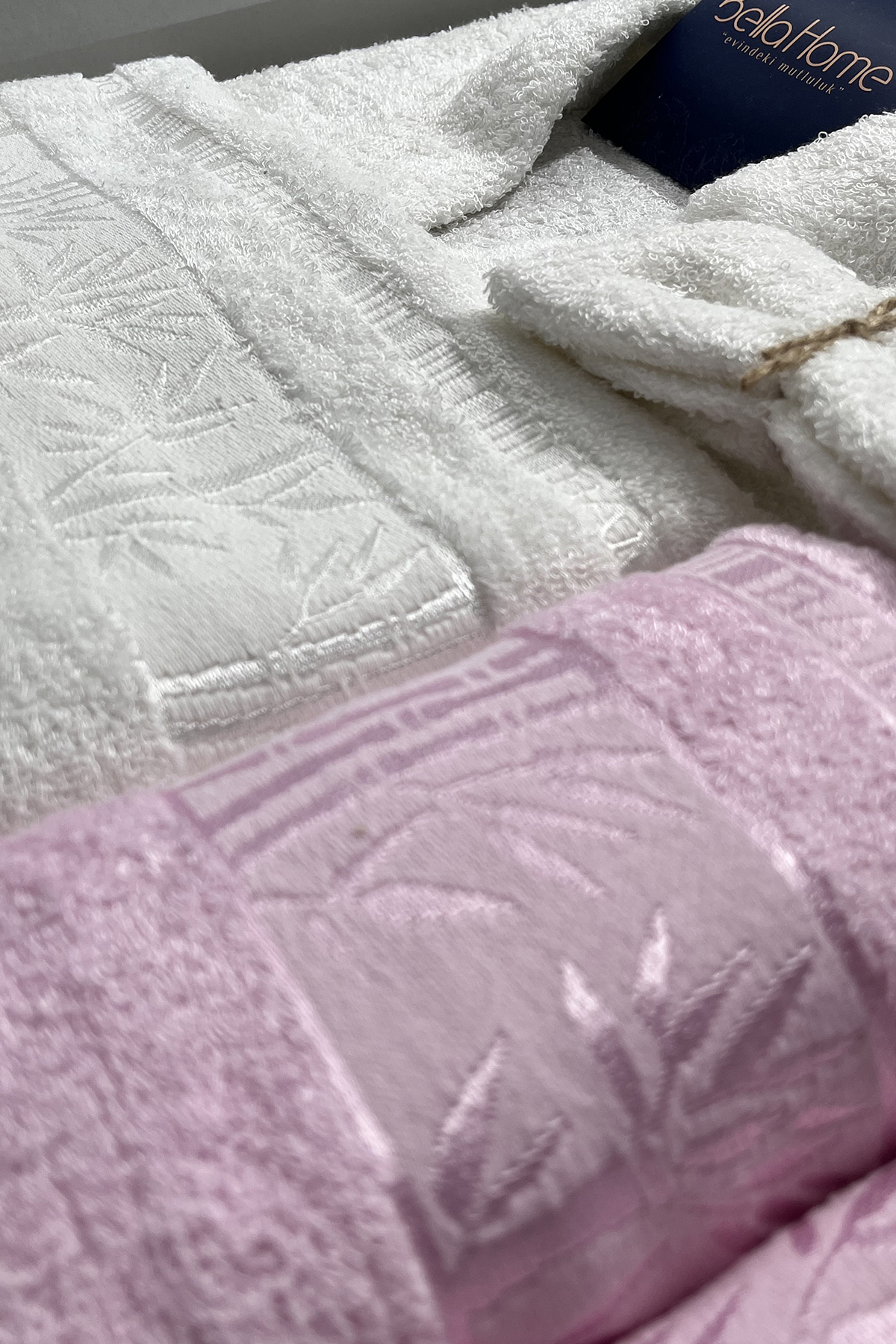 Picture of Elmas Bambu 10 Parça Aile Bornoz Takımı Krem Pembe