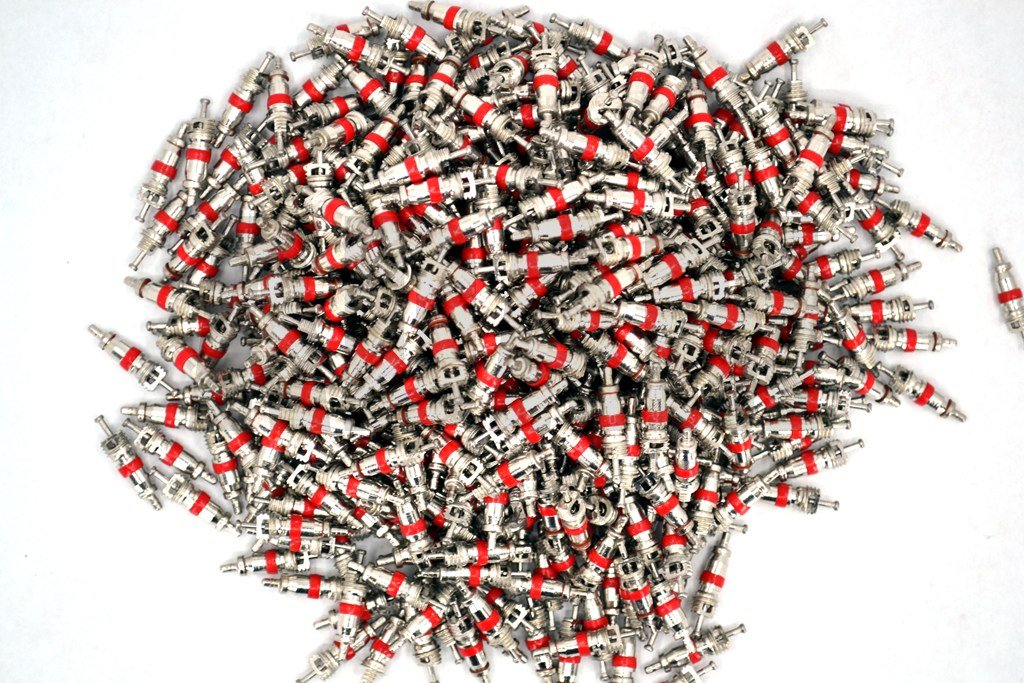 Picture of 500 Adet Kısa Lastik Sibop İğnesi Kırmızı Conta 2. Kalite Zamak Üzeri Çinko Kaplama