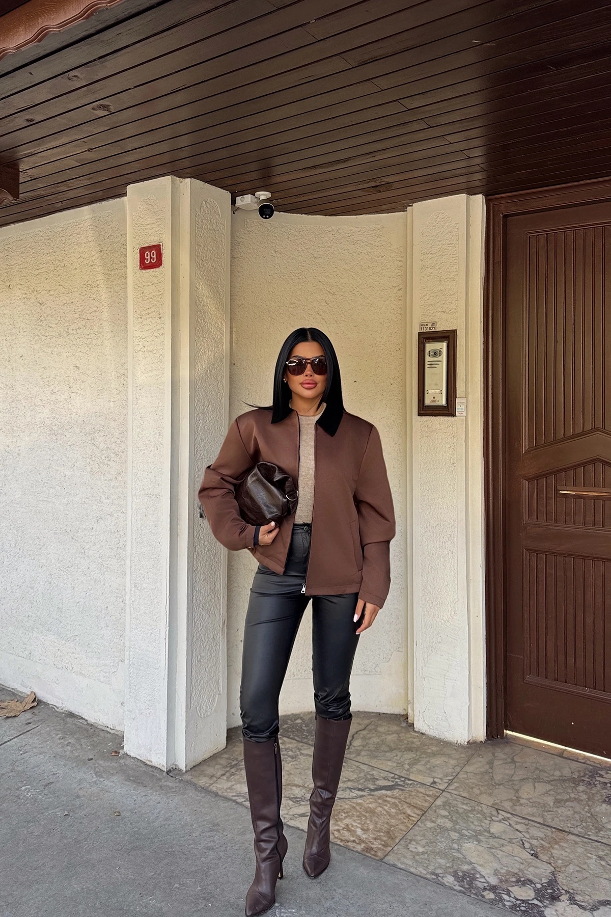 Picture of Brown Pocket Detailed Zippered Jacket