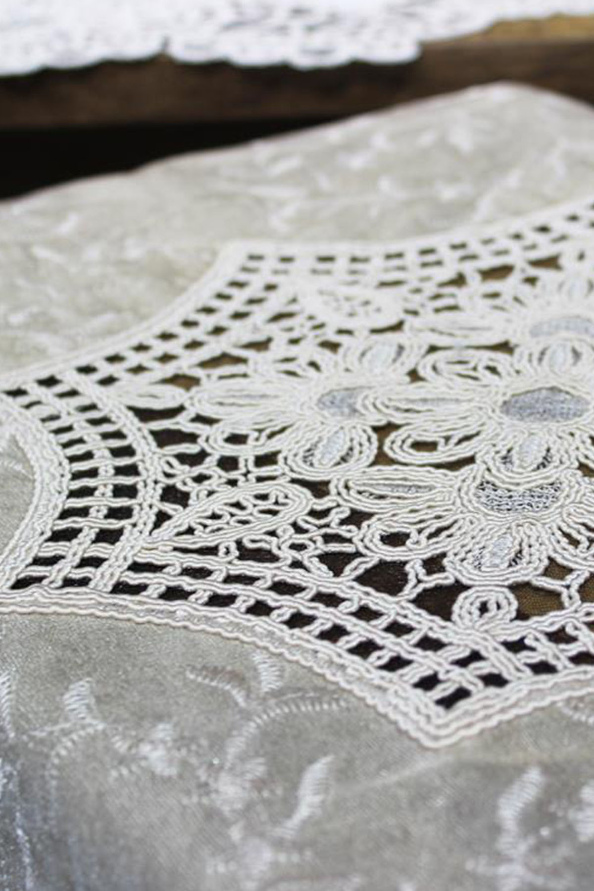 Picture of Suman Kordone Lüx Kadife Nakışlı 5 Parça Salon Takımı Siyah Cappucino