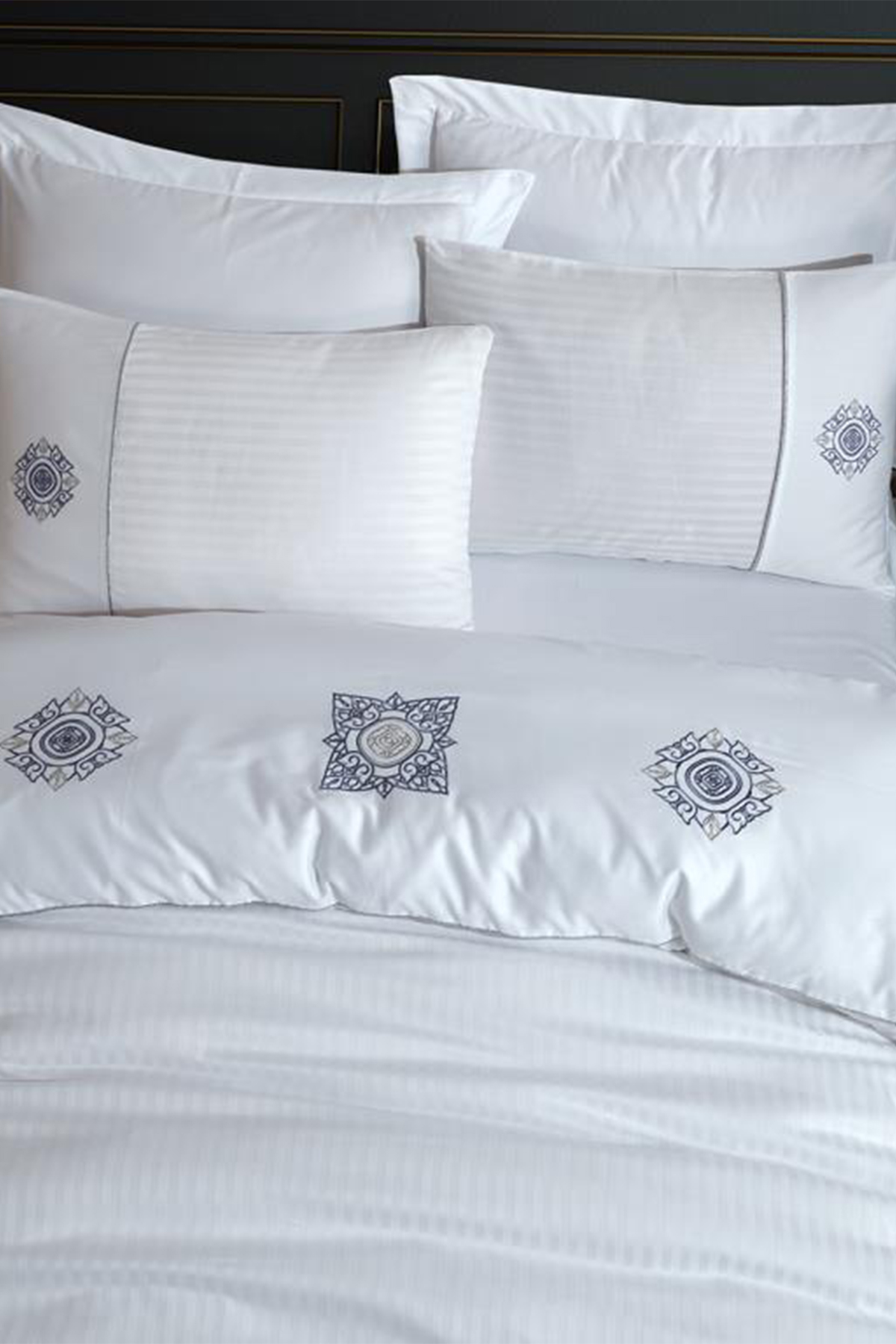 Picture of Elegant Nakışlı Pamuk Saten Çift Kişilik Nevresim Takımı Zeugma Beyaz