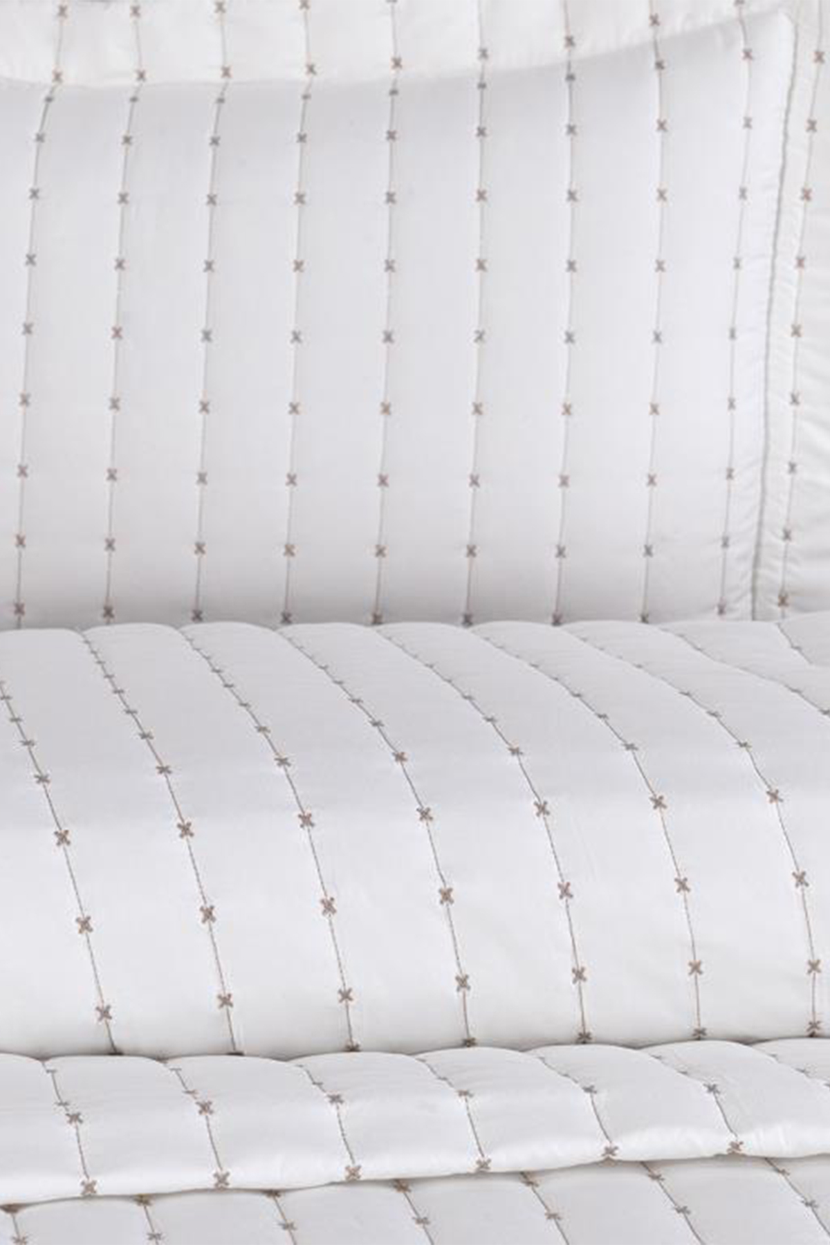 Picture of Dublin Çift Kişilik Kapitoneli Yatak Örtüsü Krem