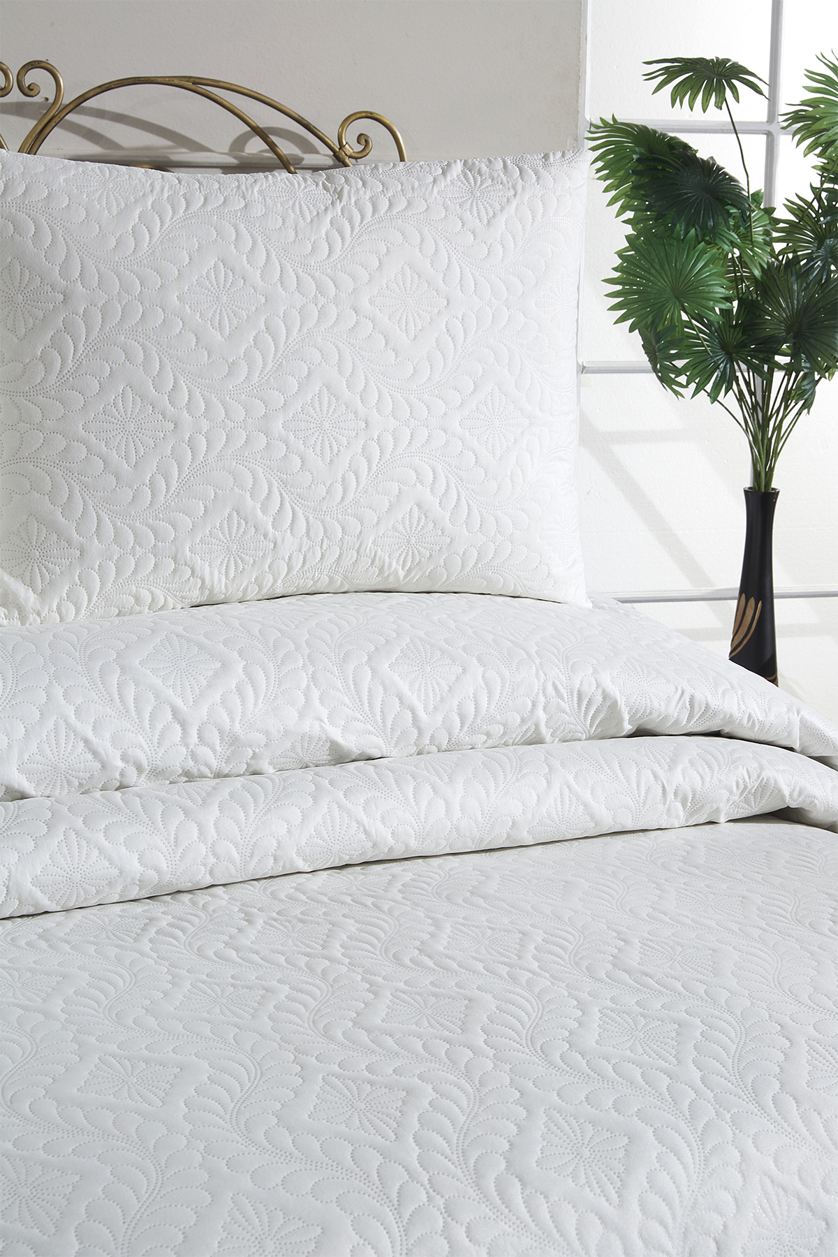 Picture of Ultrasonik Kapitoneli Elite Çift Kişilik Yatak Örtüsü Krem