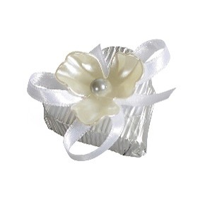 Picture of HEART - HAZELNUT SPRINKLED & GIANDUJA FILLED MILK CHOCOLATE SILVER 2Kg