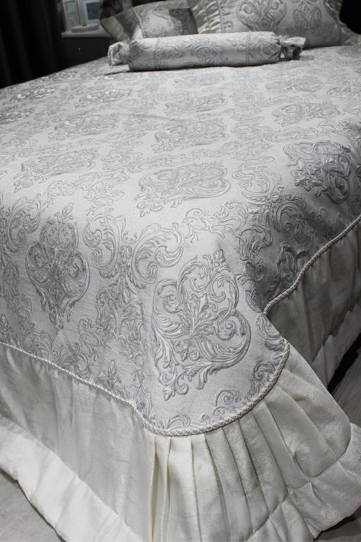 Picture of Serenat Çift Kişilik Yatak Örtüsü Gri