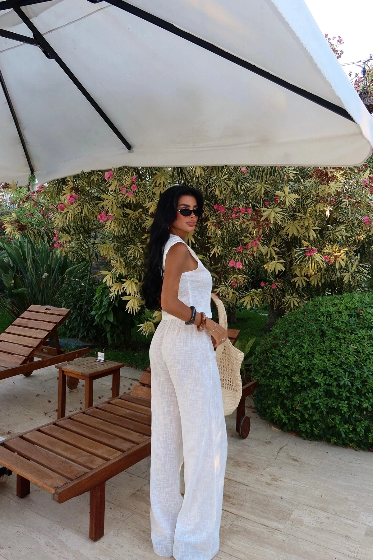 Picture of White Button Detail Suit