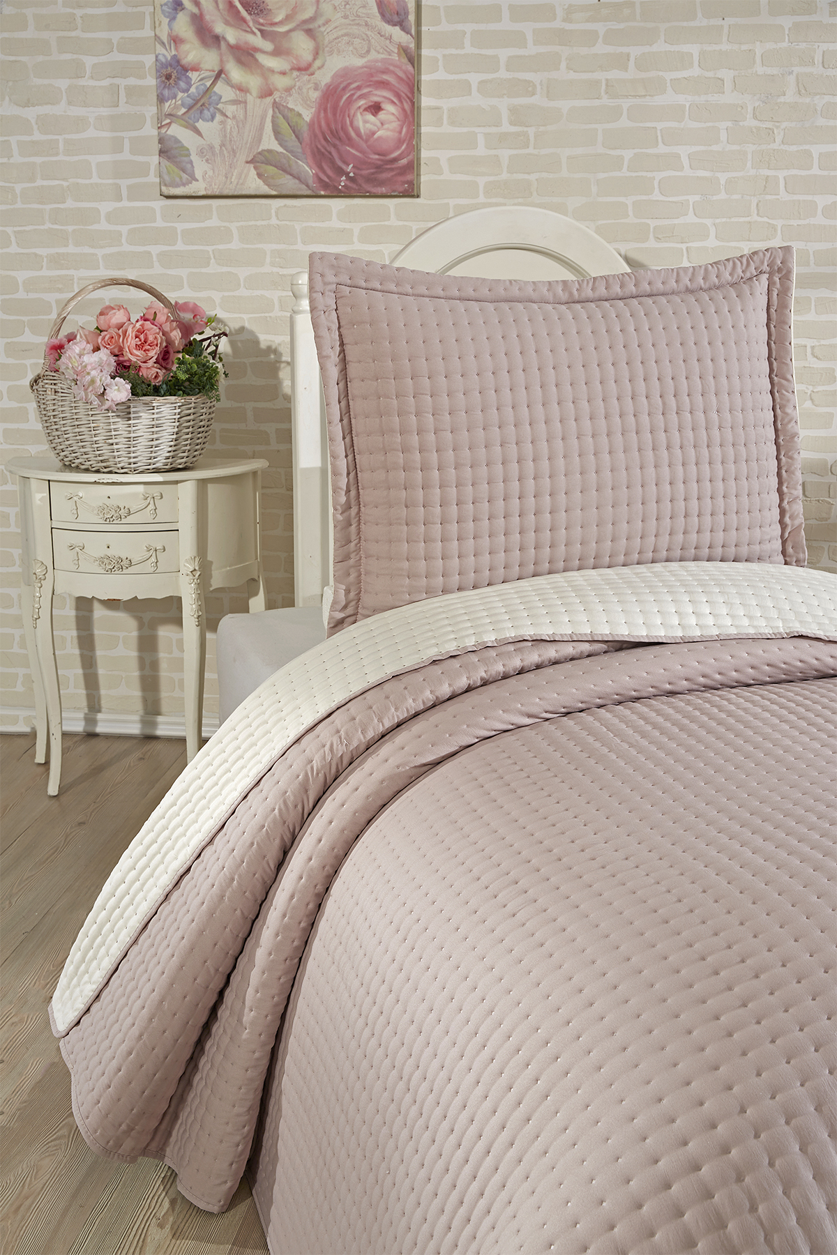 Picture of Elisa Dolgulu Çift Taraflı Tek Kişilik 180x240 Cm Yatak Örtüsü Pudra