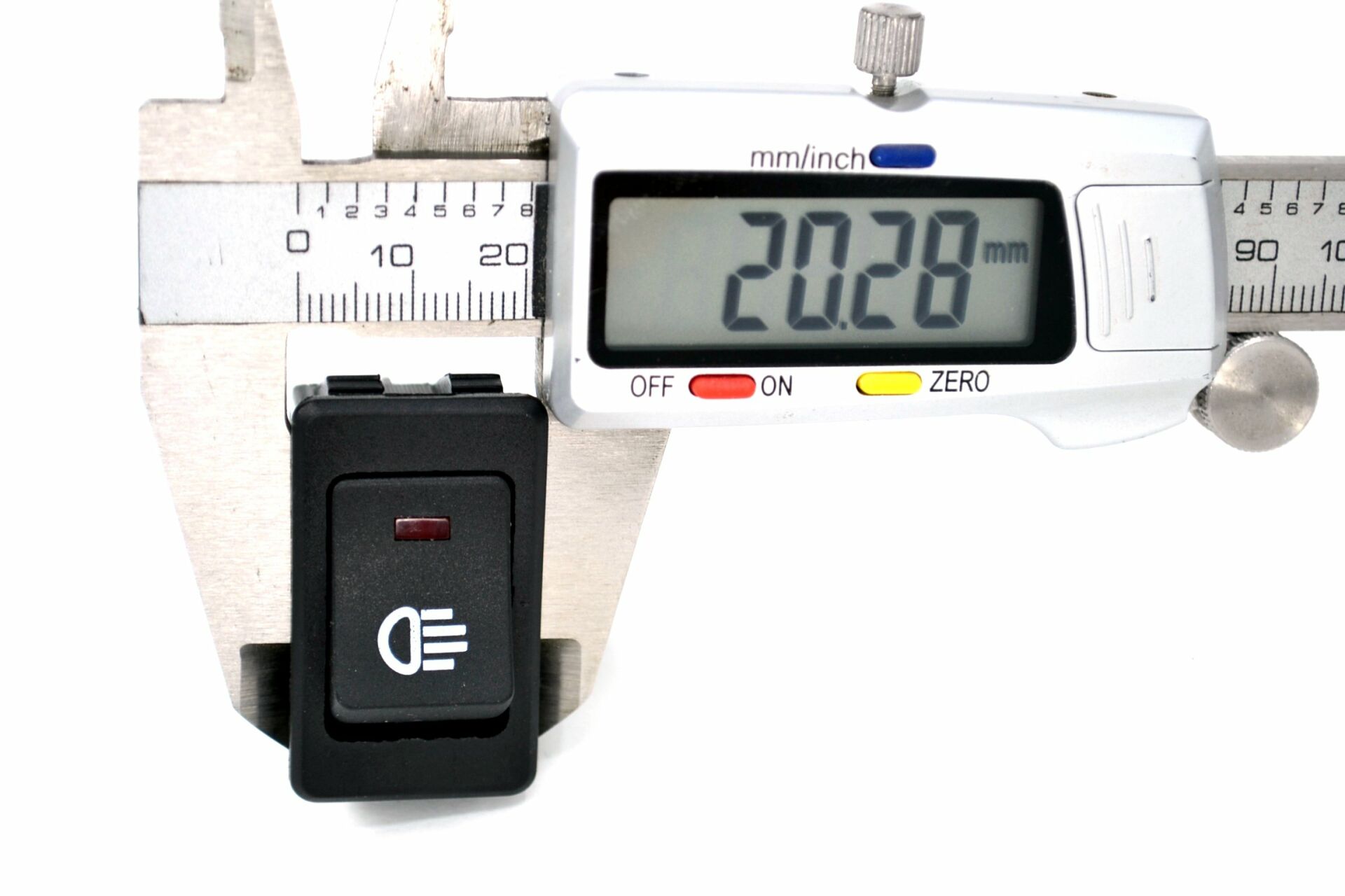 Picture of 1-0 Far Lamba Anahtarı Kırmızı Ledli 12V 35A 4 Pin Dikdörtgen MT-ANK30