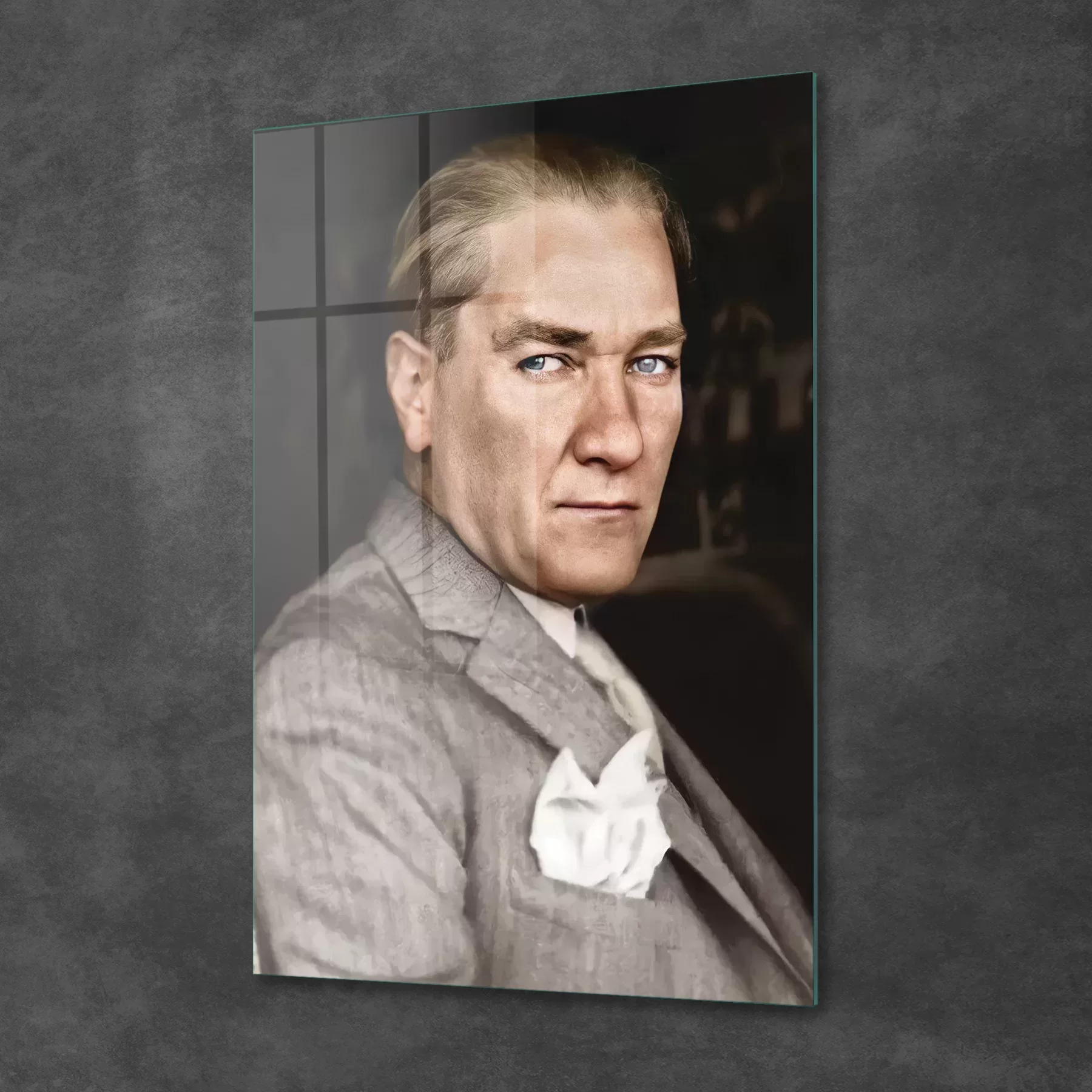 Picture of Decovetro Cam Tablo Atatürk Gri Takım Elbiseli 30x40 cm