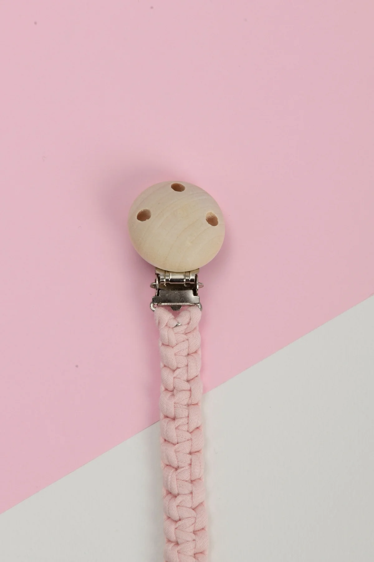 Picture of El Örmesi Doğal Ahşap Emzik Askısı - Düz - Pembe