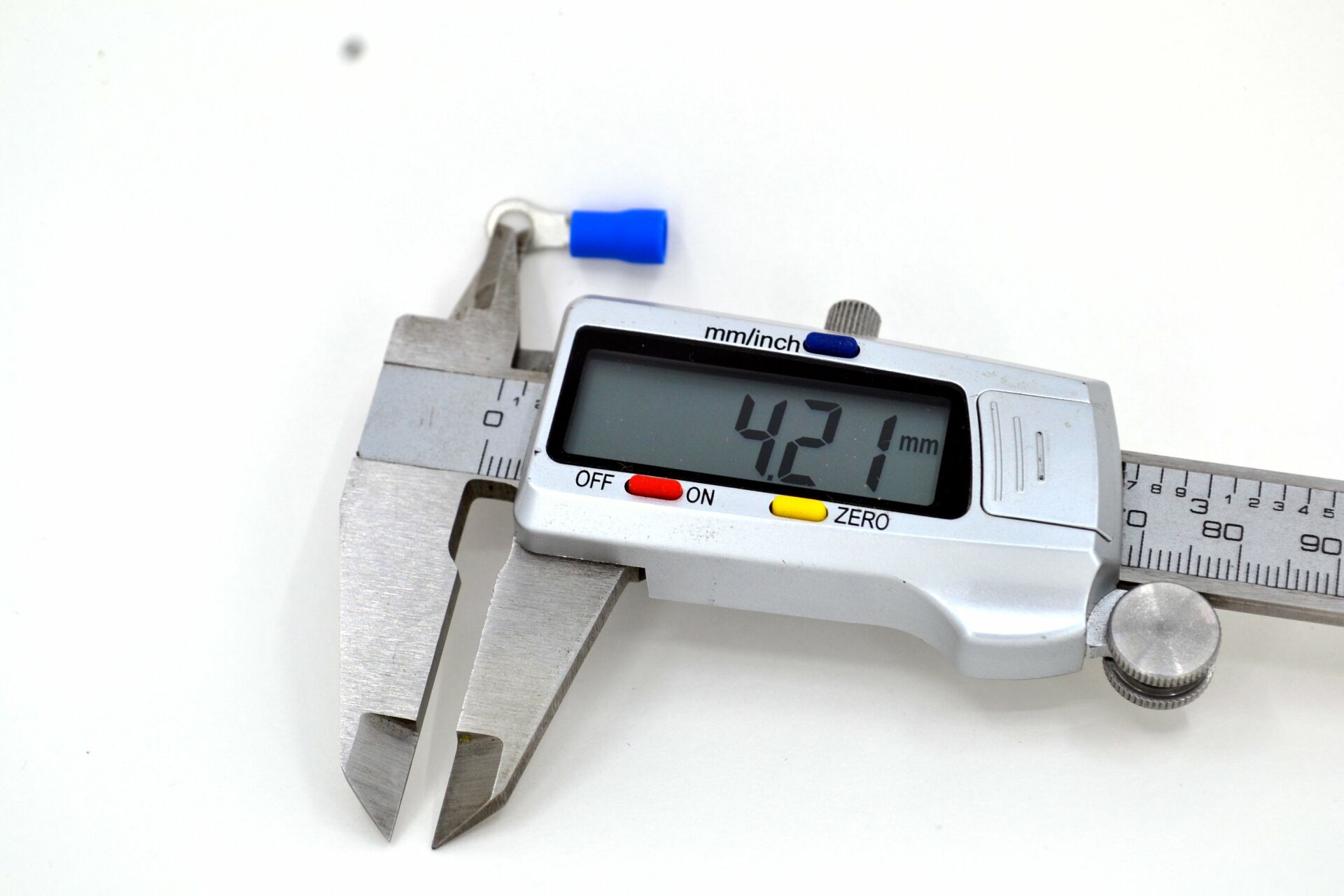 Picture of 200 Adet 1,50-2,50 Bakır Kablo Pabucu Mavi M4 Delikli Sıkmalı Sulye MT-SKS4M