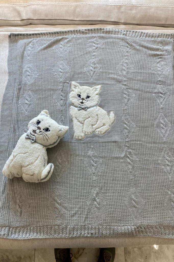 Picture of Oyuncak Hediyeli Bebek Triko Battaniye 90x90 Cm Gri