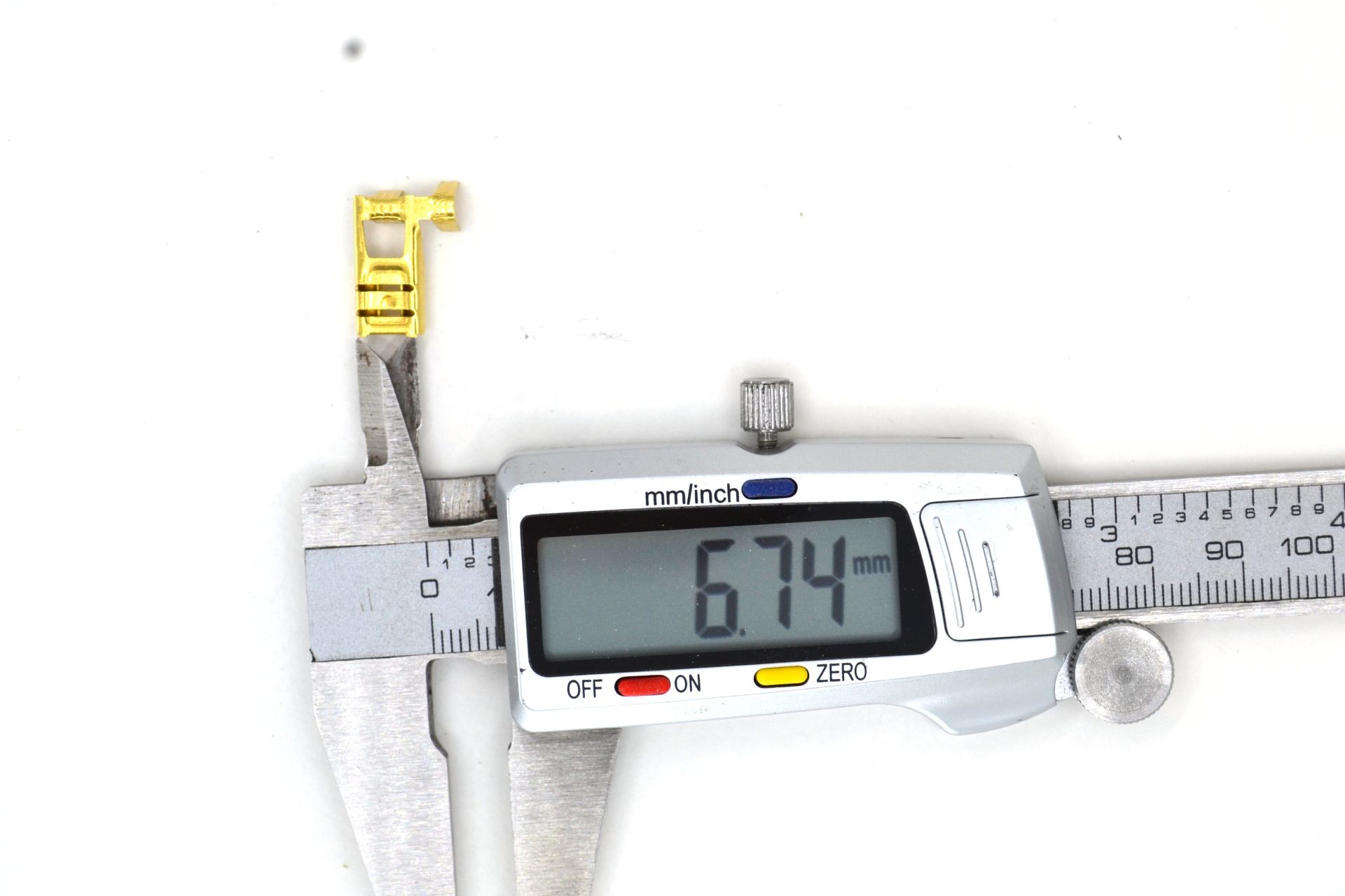 Picture of 250 Adet 6,3 Bayrak Dişi Fiş Pirinç Kablo Ucu Eğri L Yan Far Fişi