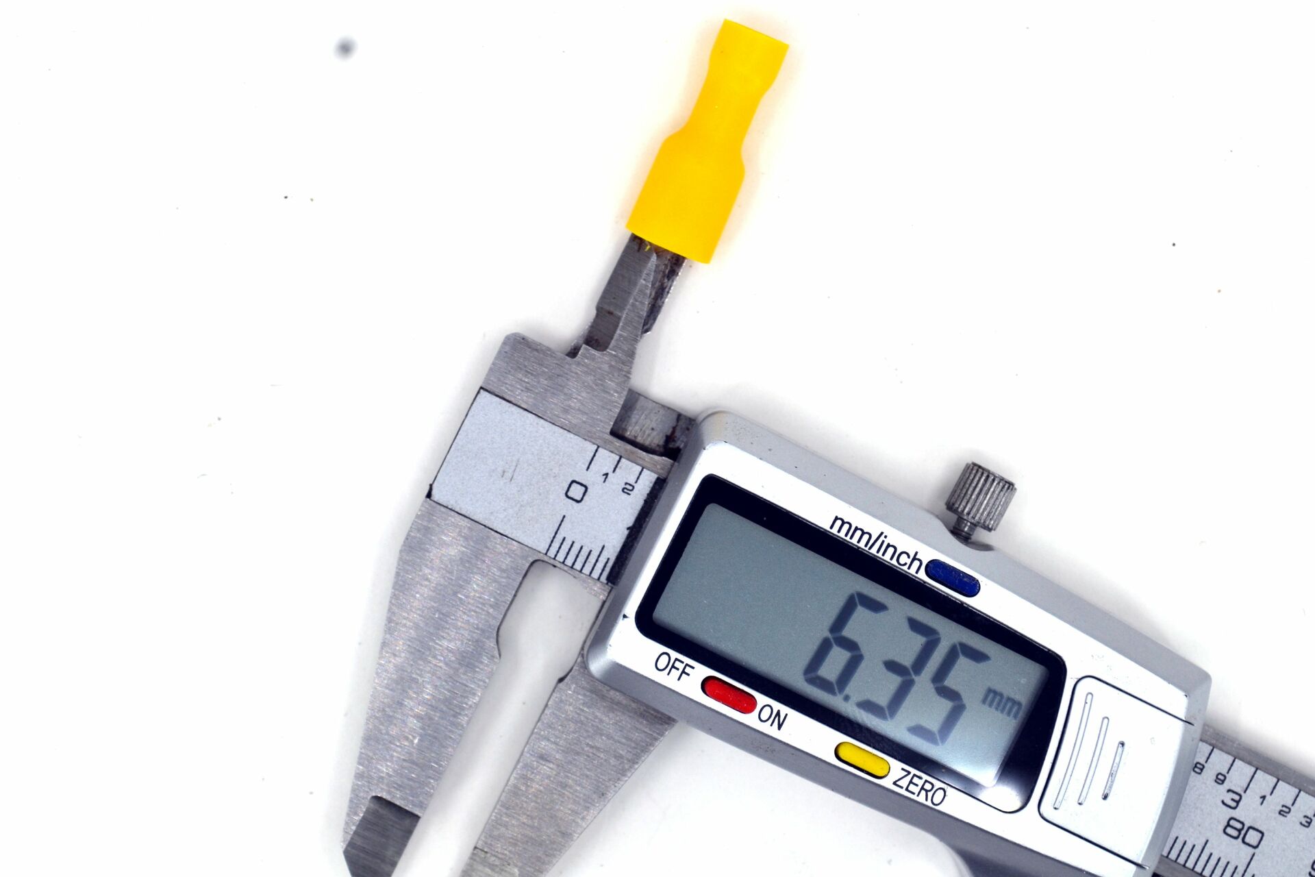 Picture of 100 Adet 4,00-6,00mm Kablo Ucu 6,3 Dişi Sarı Izolasyonlu Sıkmalı MT-SKDS63