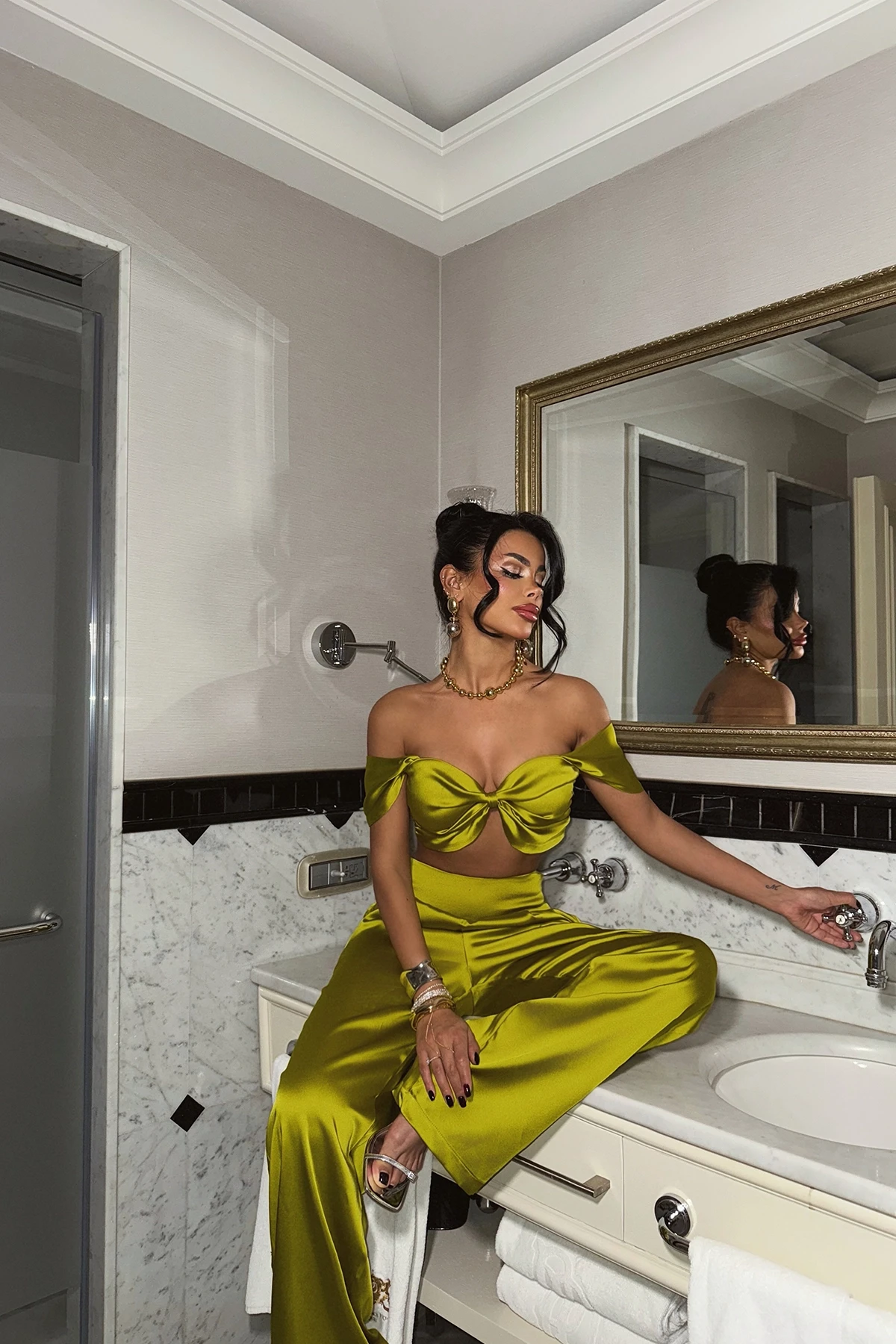 Picture of Oil Green Trousers Suit