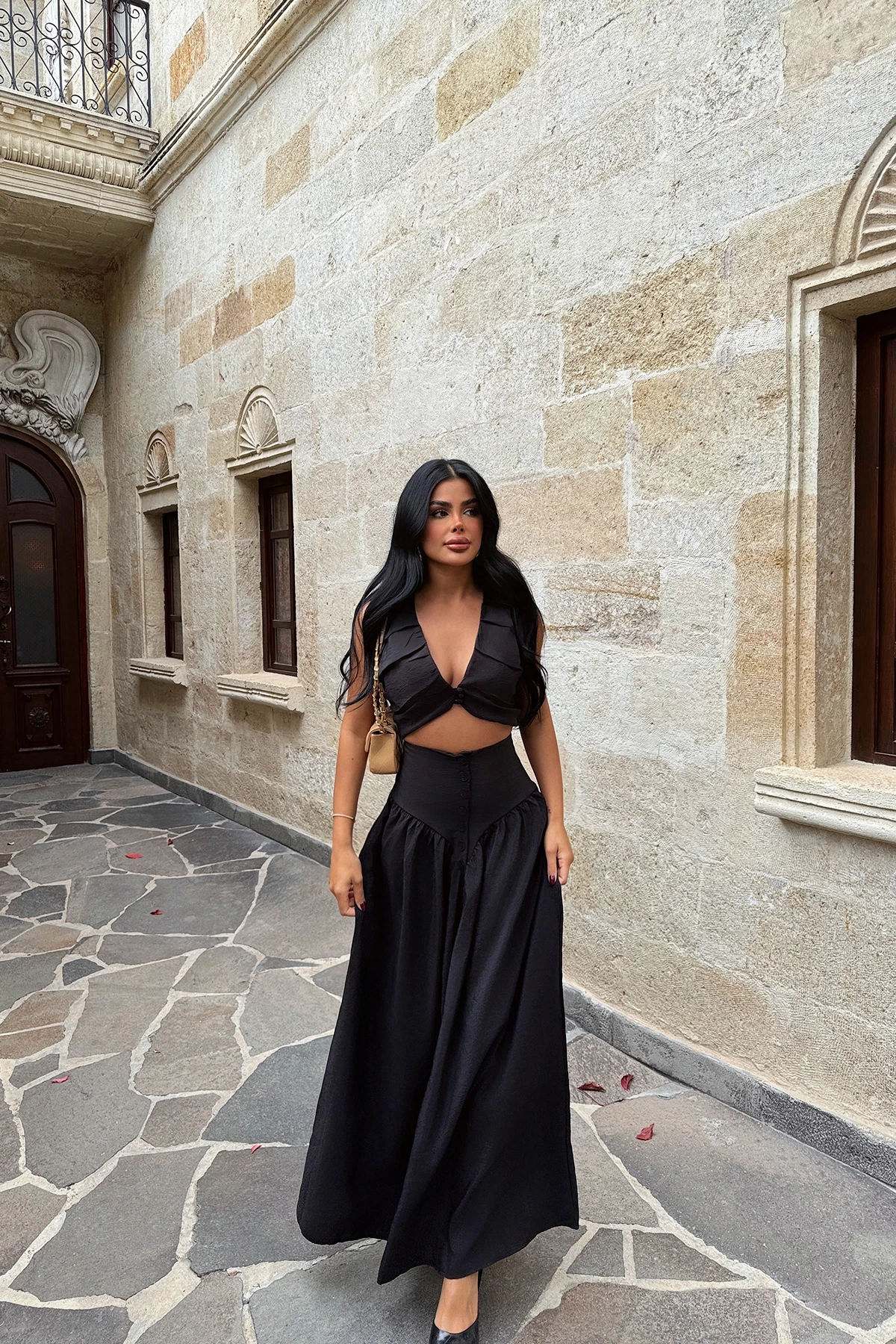 Picture of Black Button Detailed Vest Suit