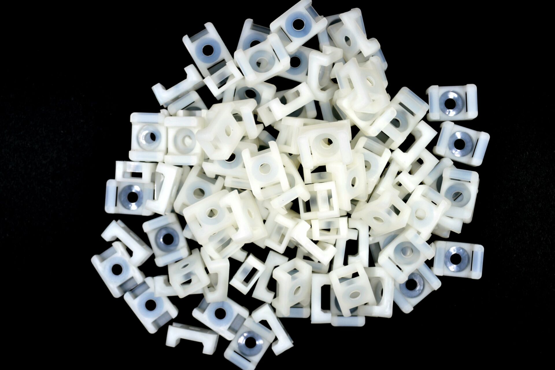 Picture of 100 Adet Vidalı Kroşe M6 Delik Kablo Bağı Genişliği 9mm'e Kadar