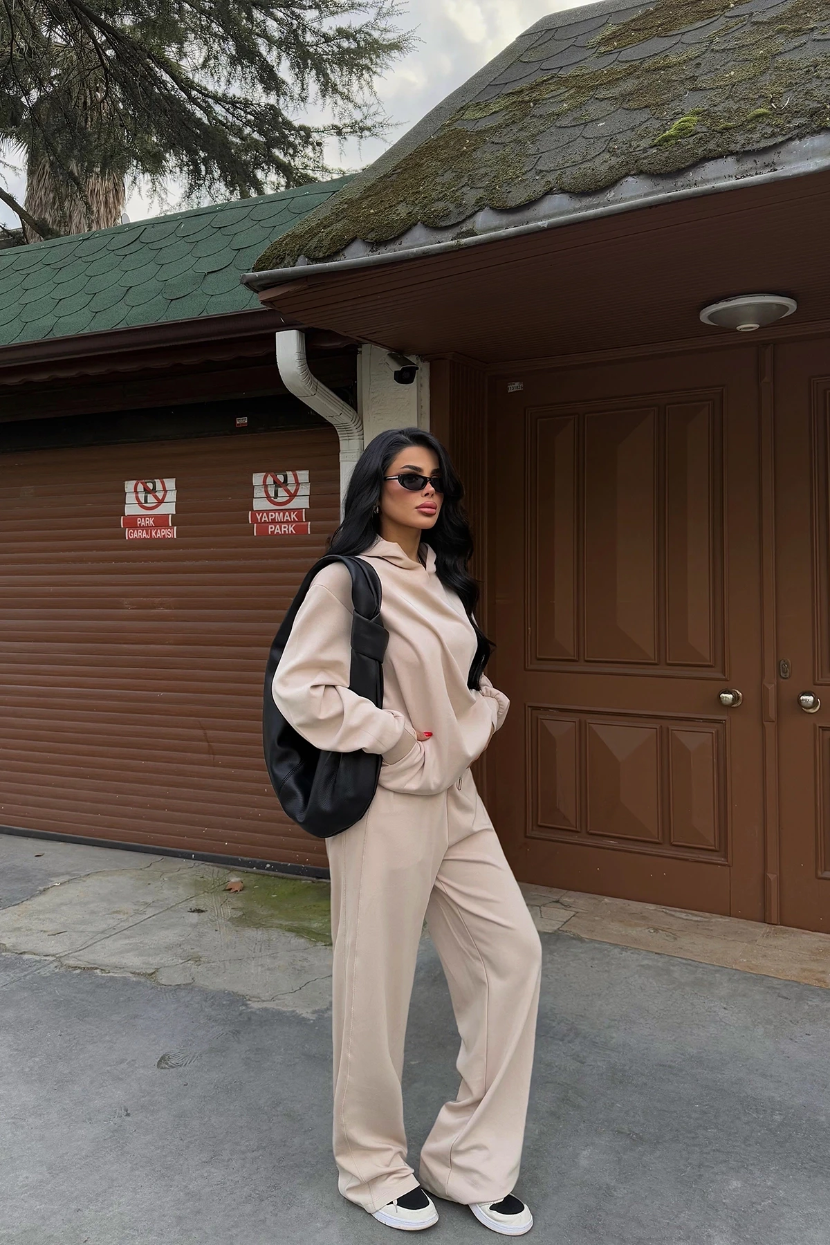 Picture of Cream Agostina Set