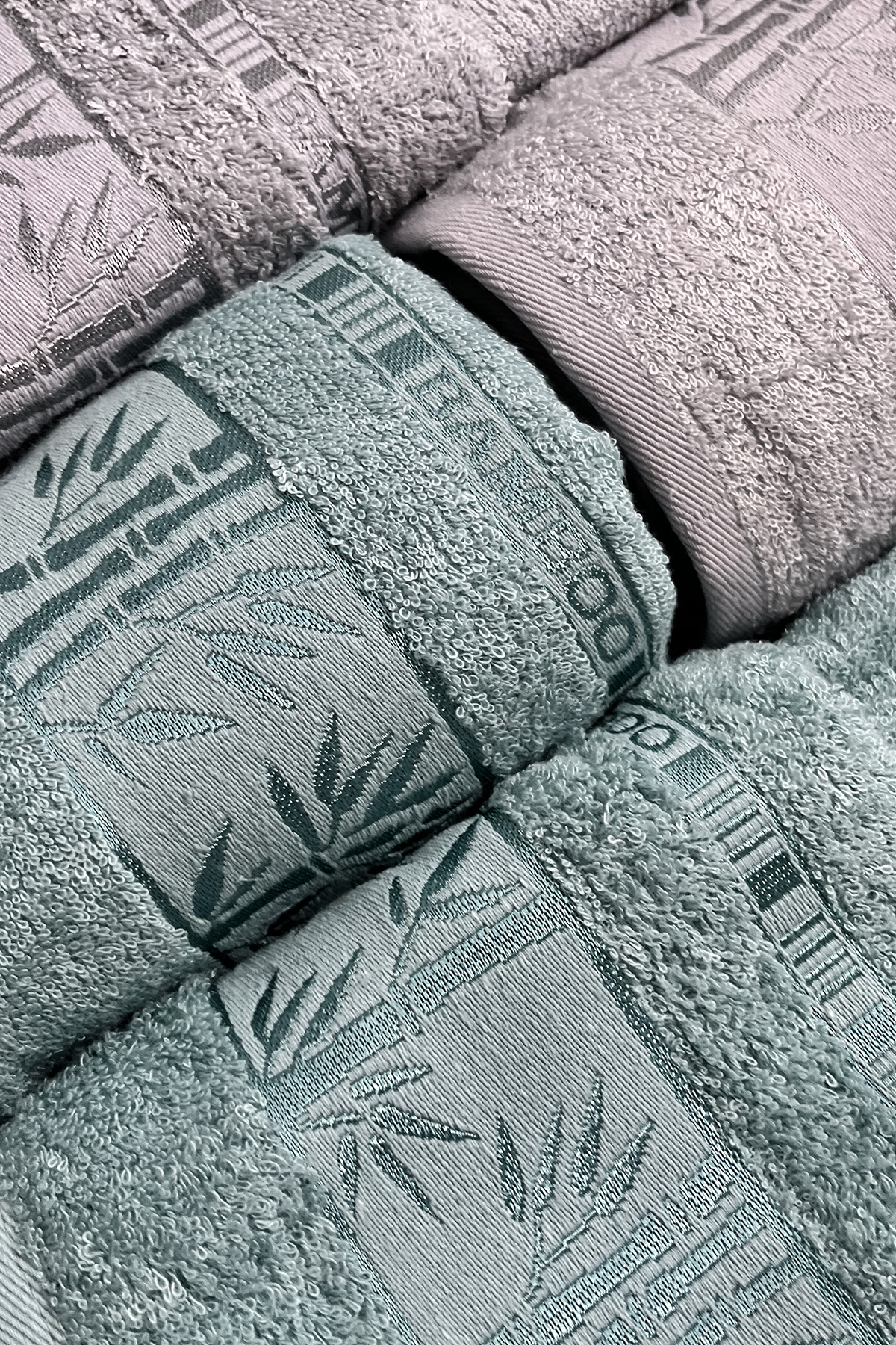 Picture of Elmas Bambu 10 Parça Aile Bornoz Takımı Gri Mint