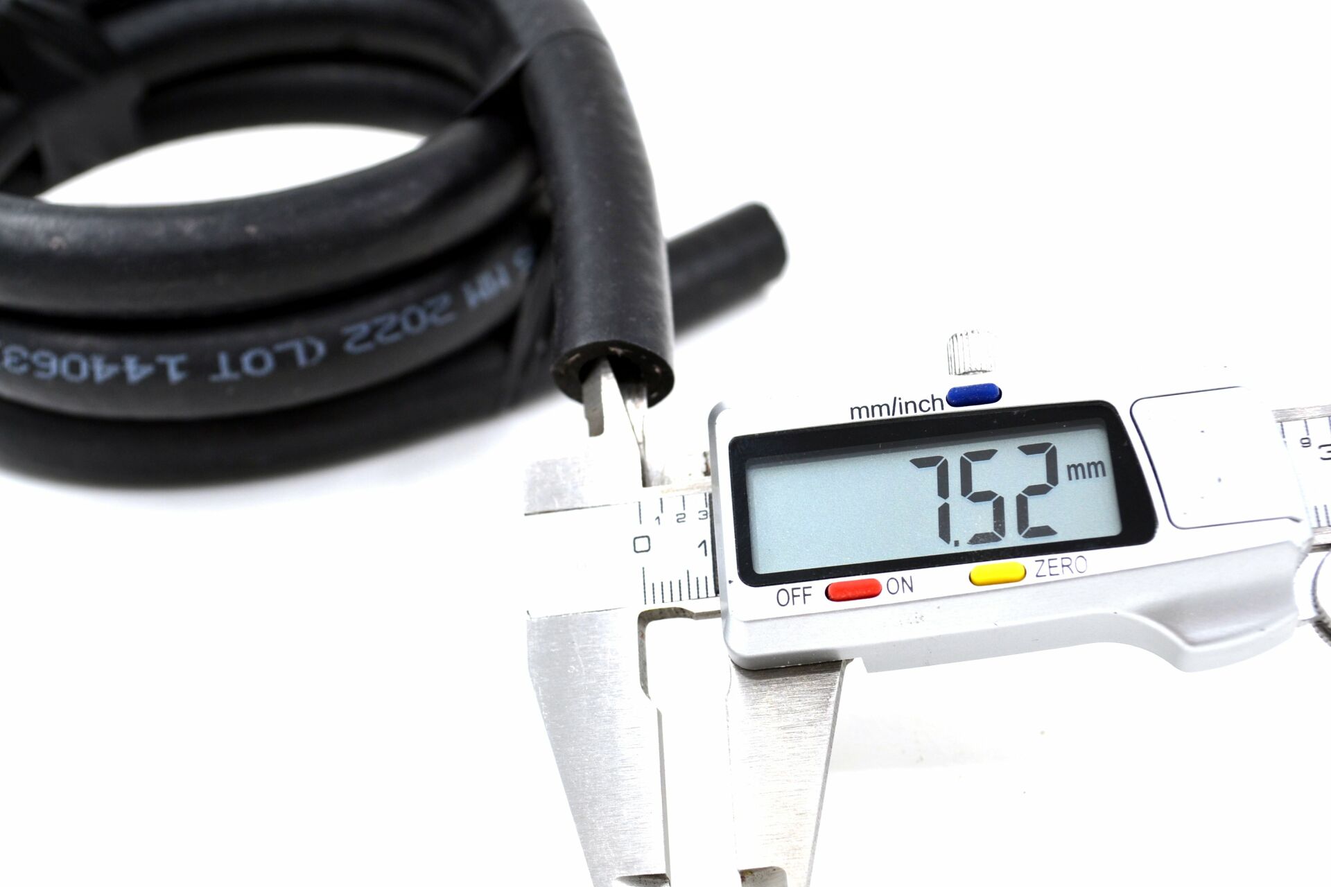 Picture of 7,5mm Takviyeli Akaryakıt Dizel Benzin Hortumu Siyah