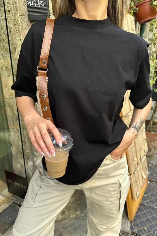 Picture of Black Basic T-Shirt