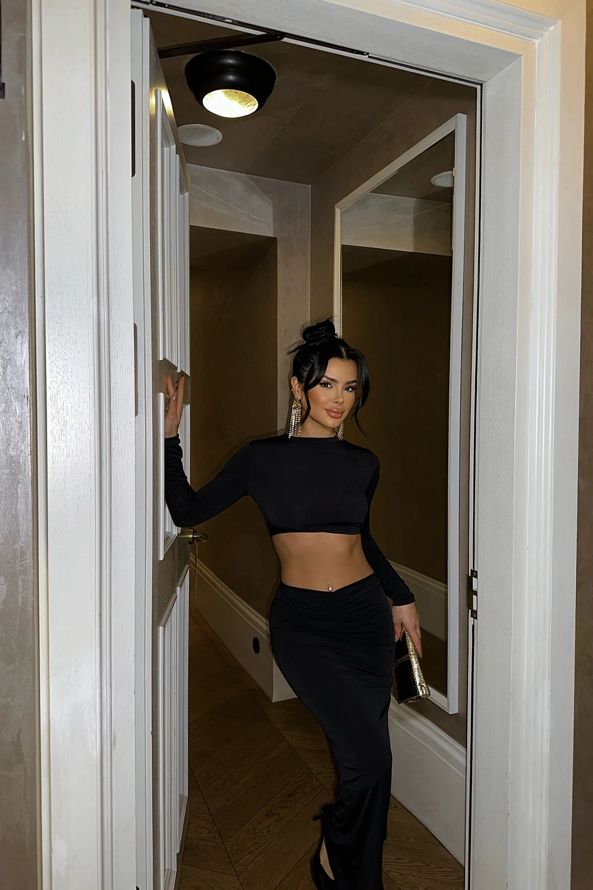 Picture of Black Back Detailed Skirt Suit